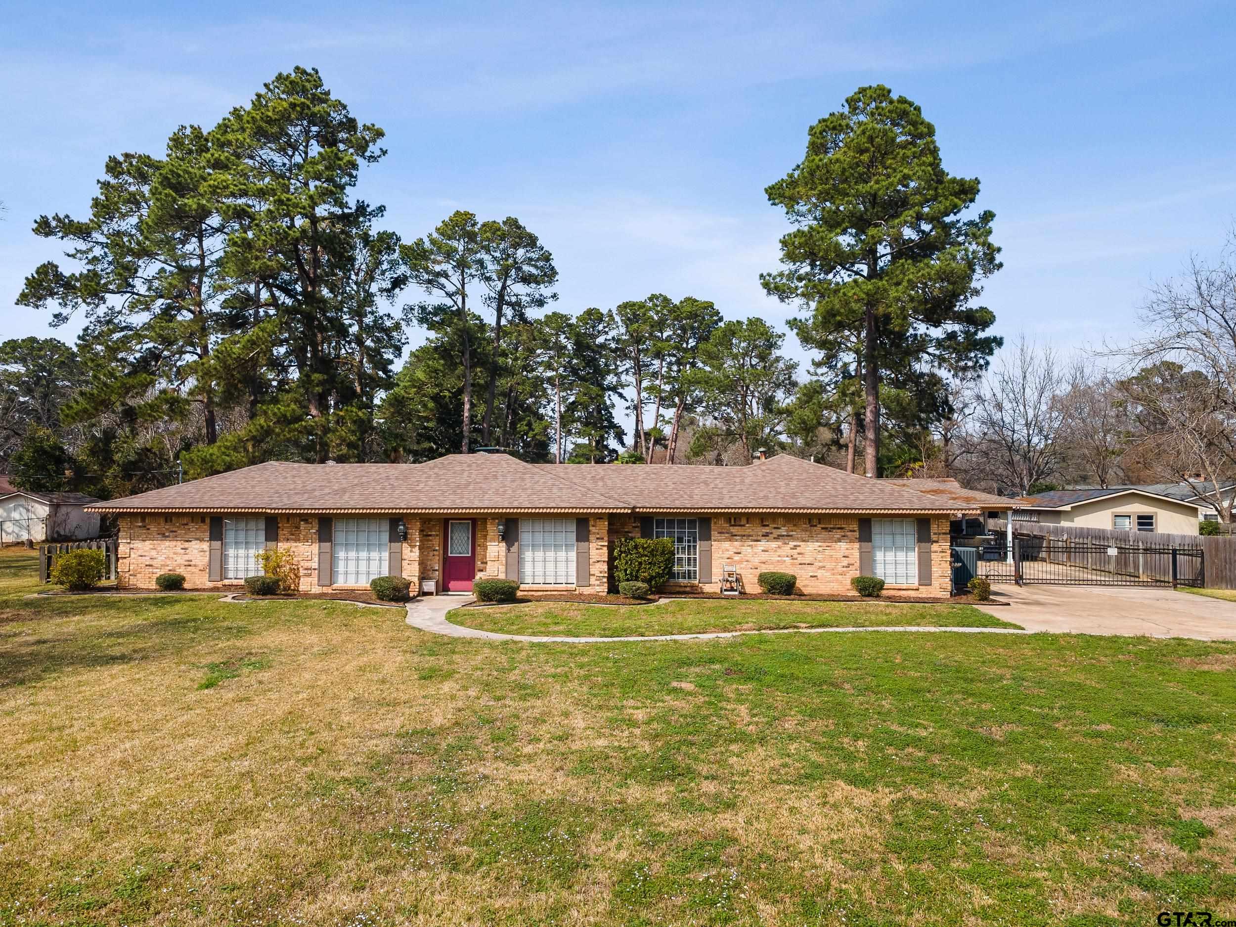 1302 W Sabine St.