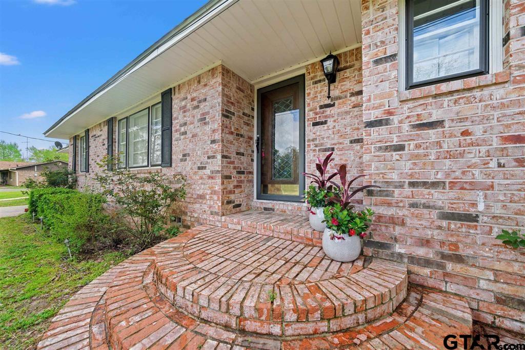 246 Angela Ln.