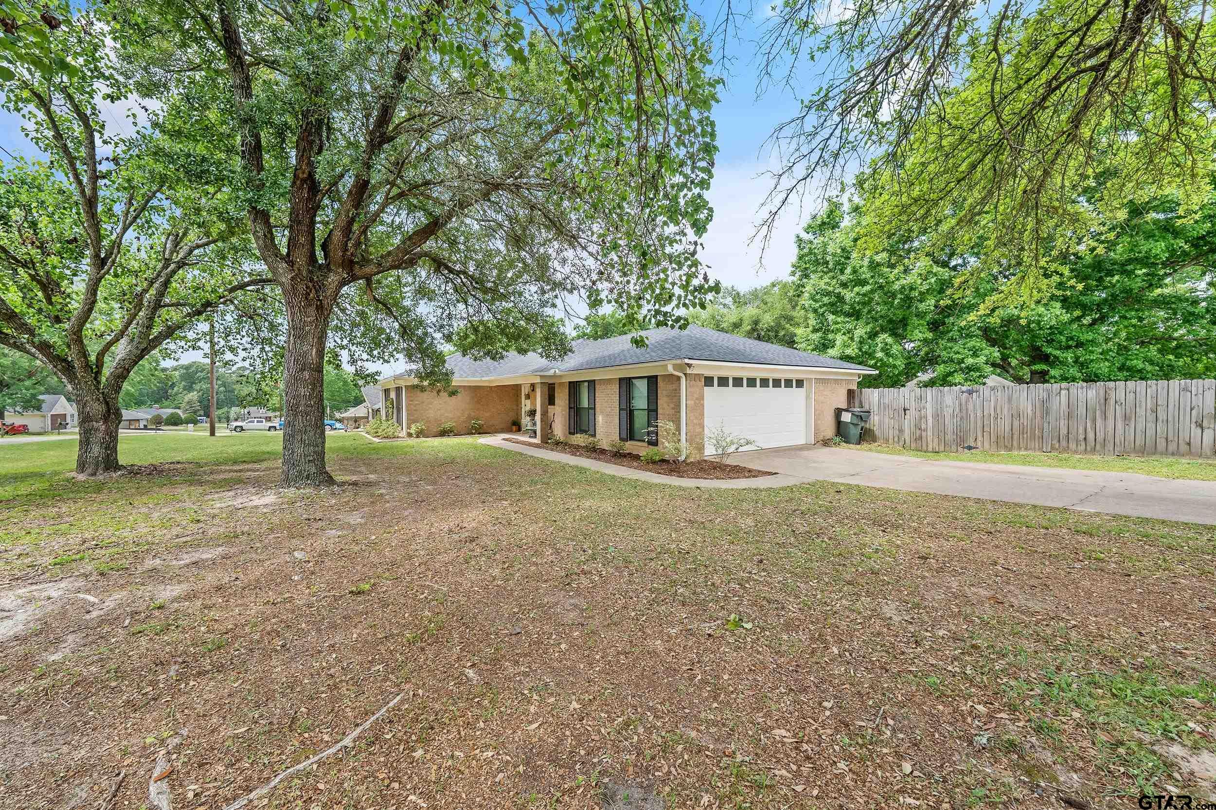 300 Windridge Dr