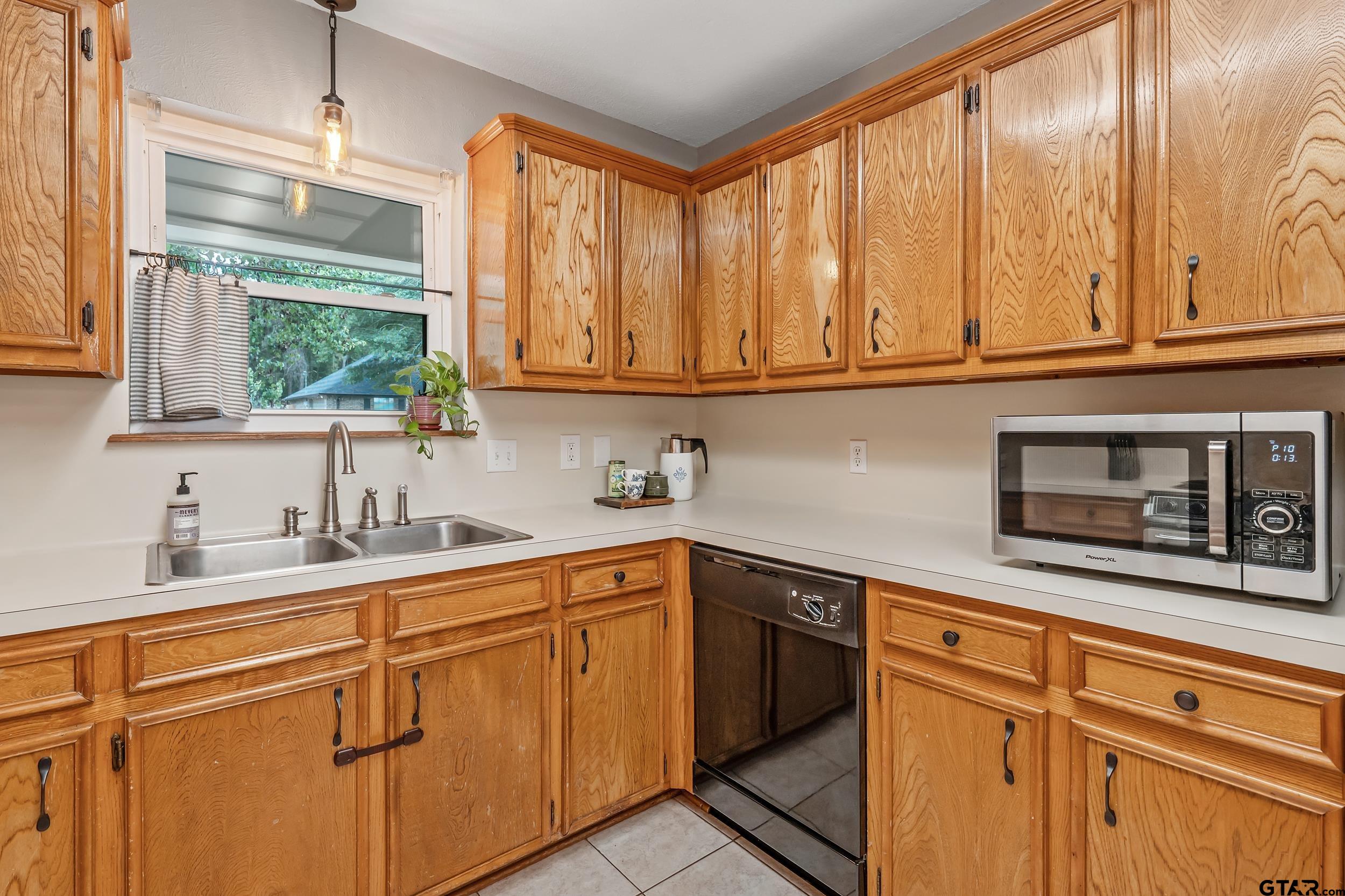 300 Windridge Dr