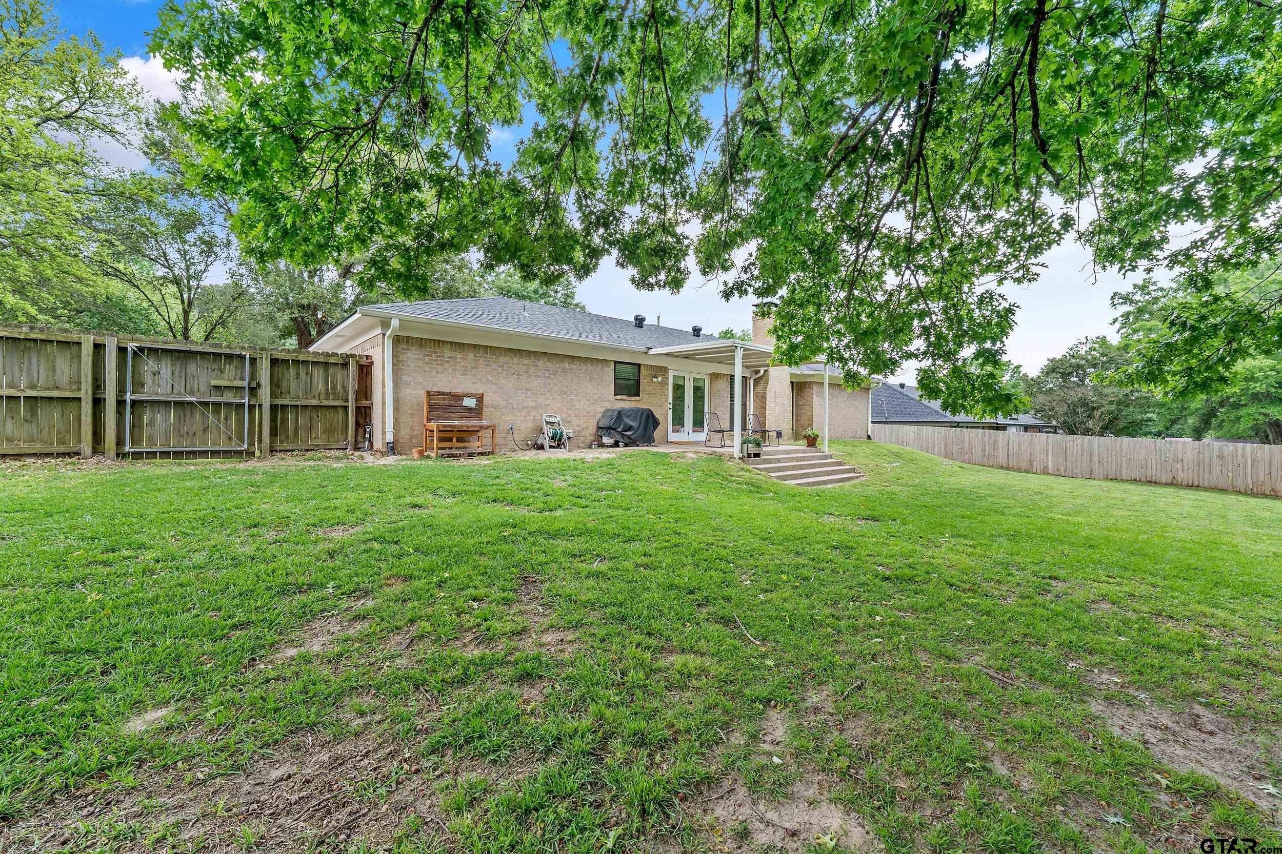 300 Windridge Dr