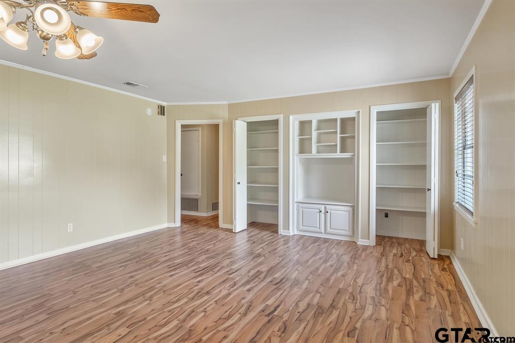 559 ELM ST