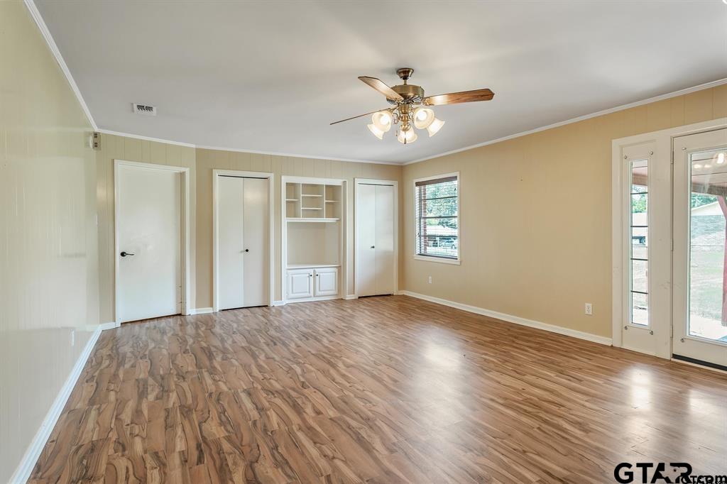 559 ELM ST
