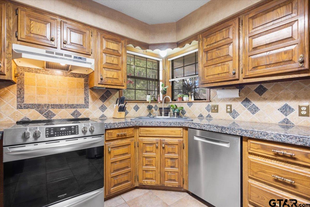 13804 Birchwood Cir