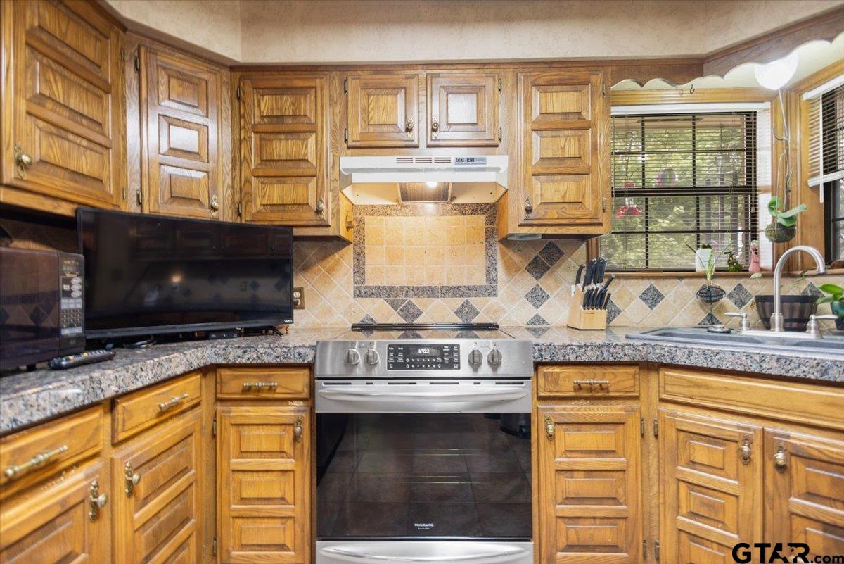 13804 Birchwood Cir