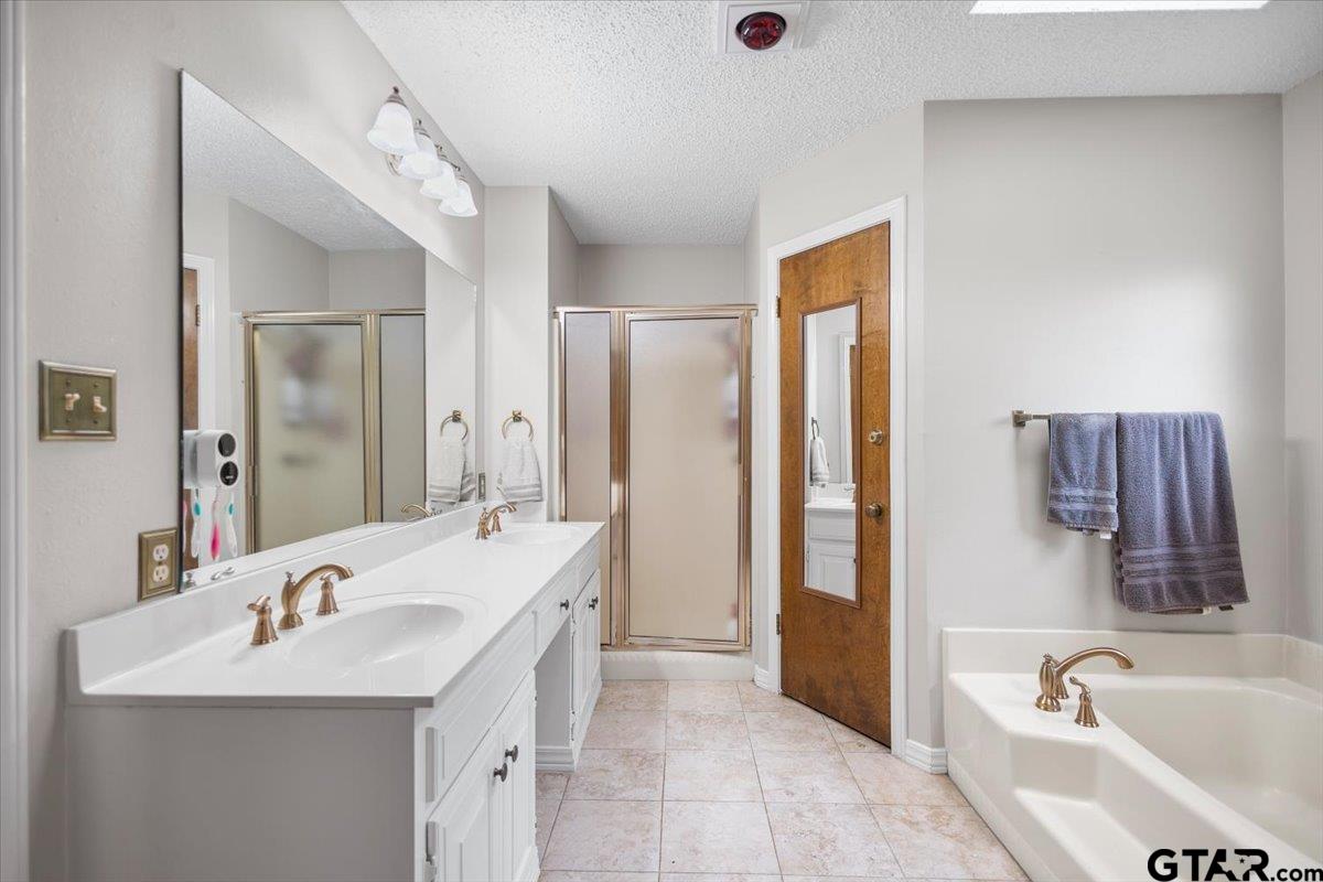 13804 Birchwood Cir