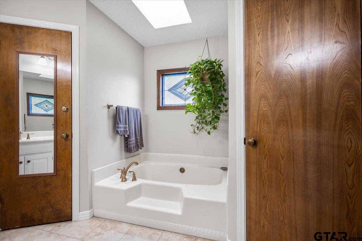 13804 Birchwood Cir
