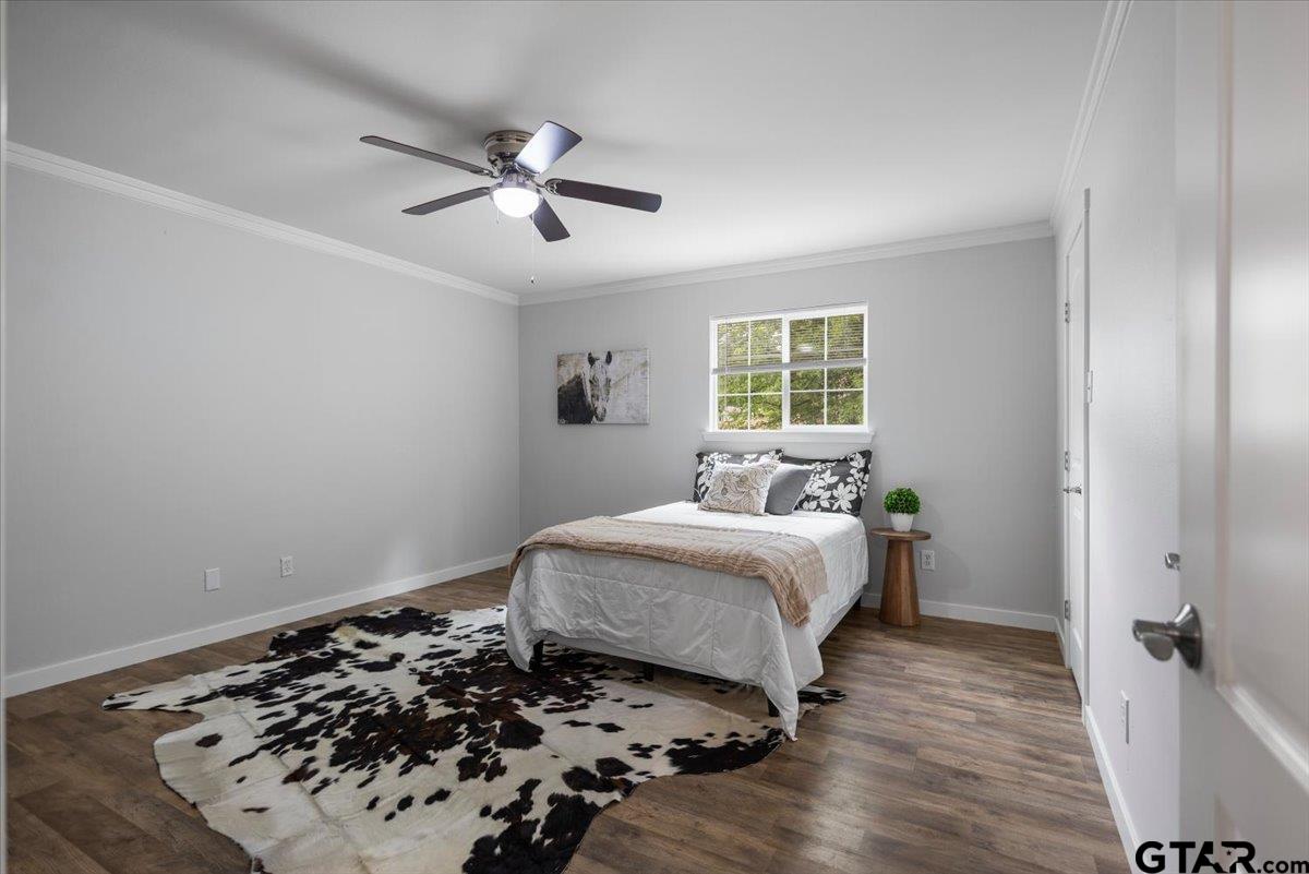212 Treetop Ln