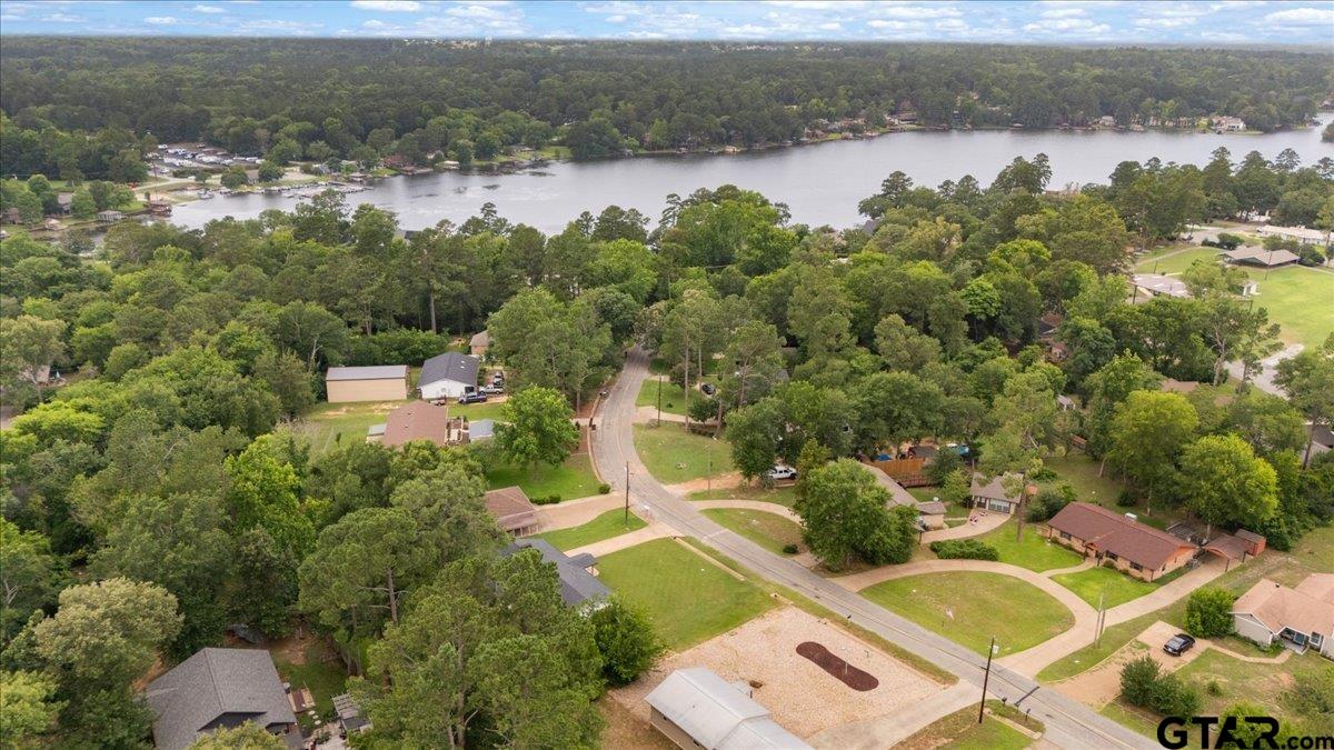 212 Treetop Ln