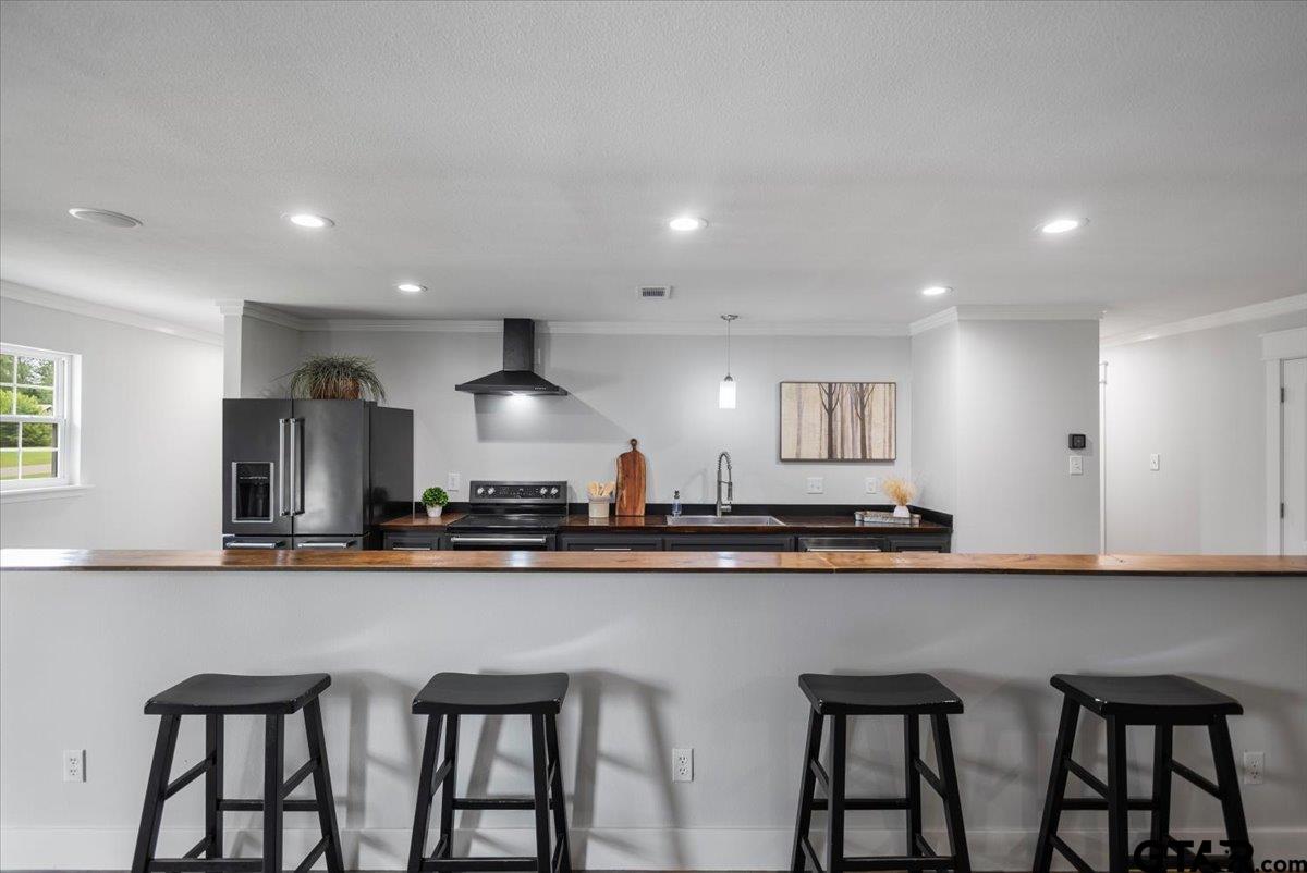 212 Treetop Ln