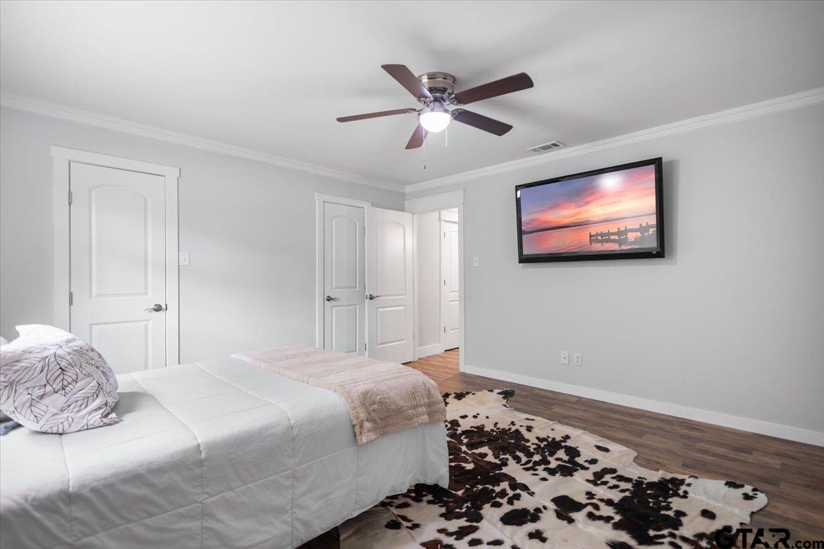 212 Treetop Ln