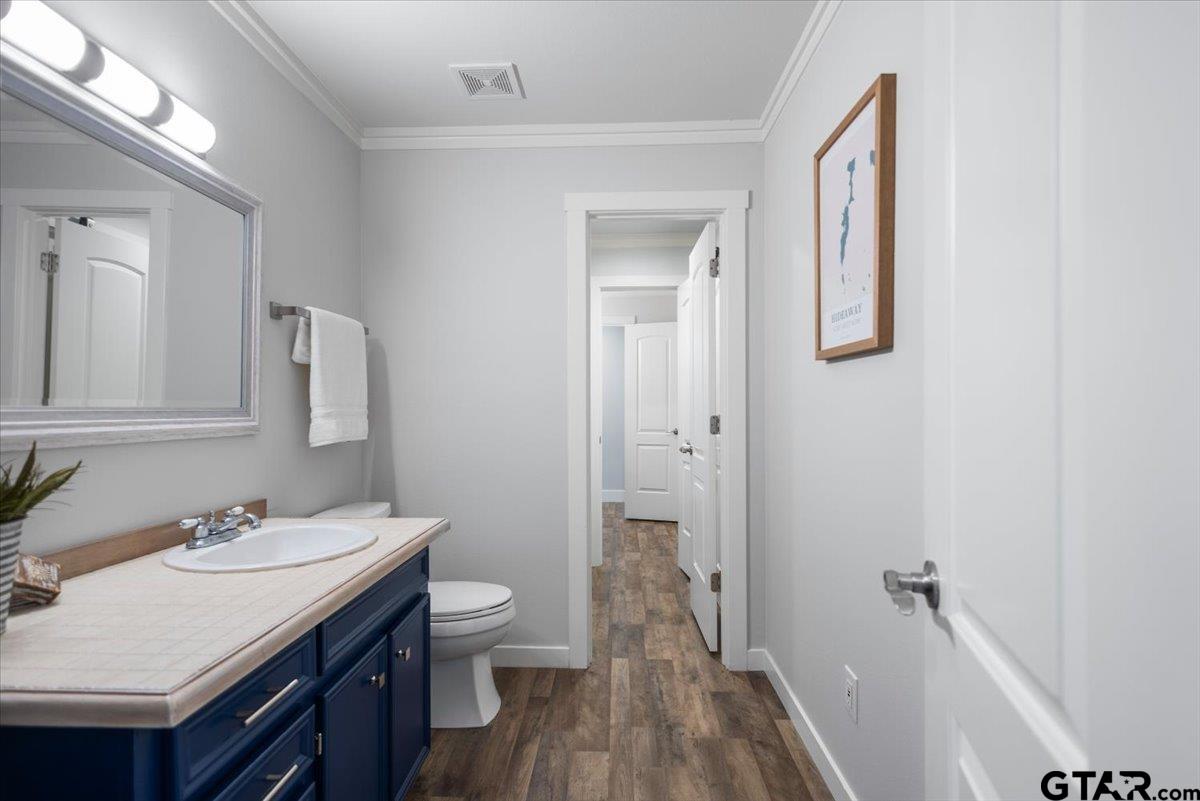 212 Treetop Ln