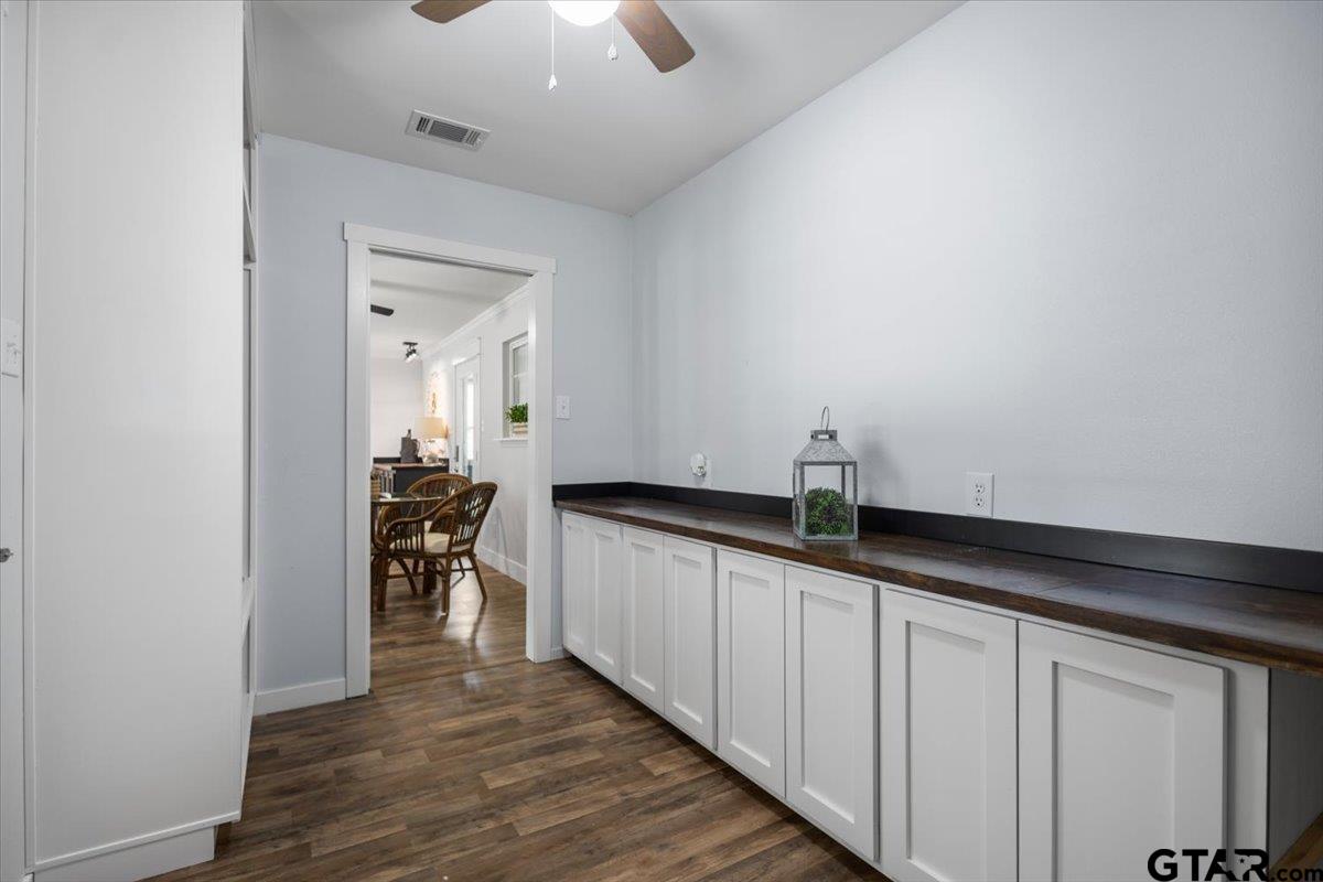212 Treetop Ln