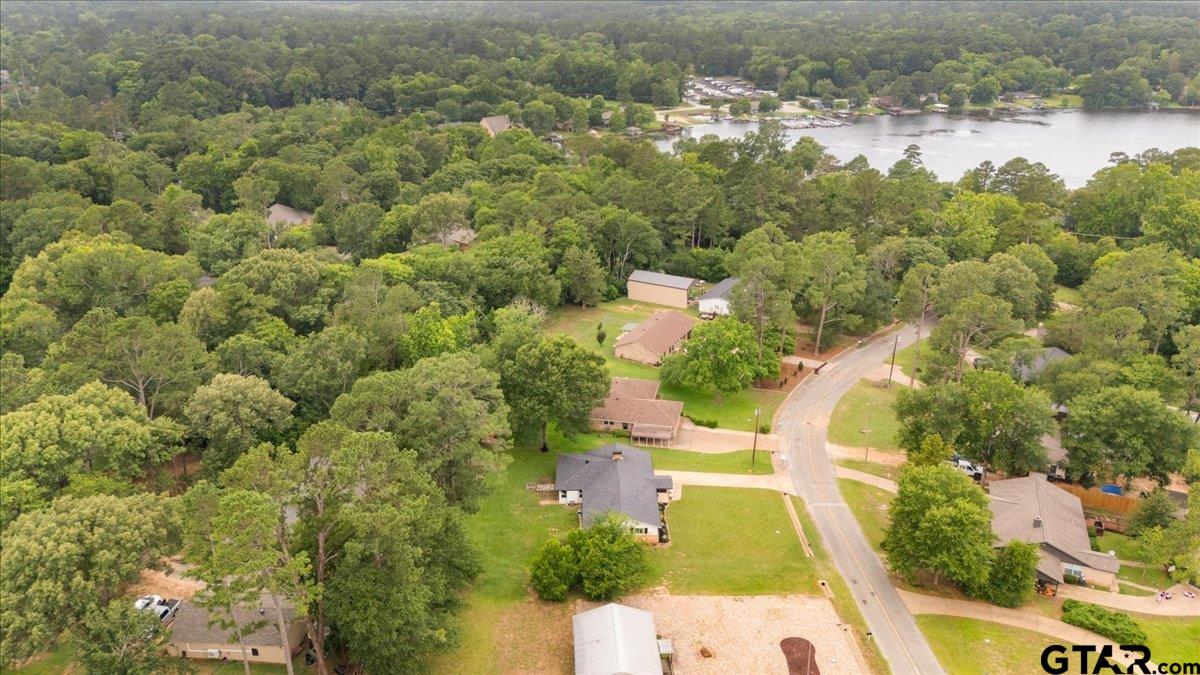 212 Treetop Ln