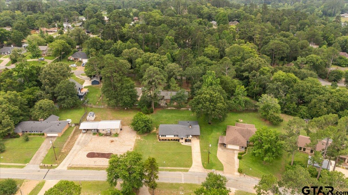 212 Treetop Ln