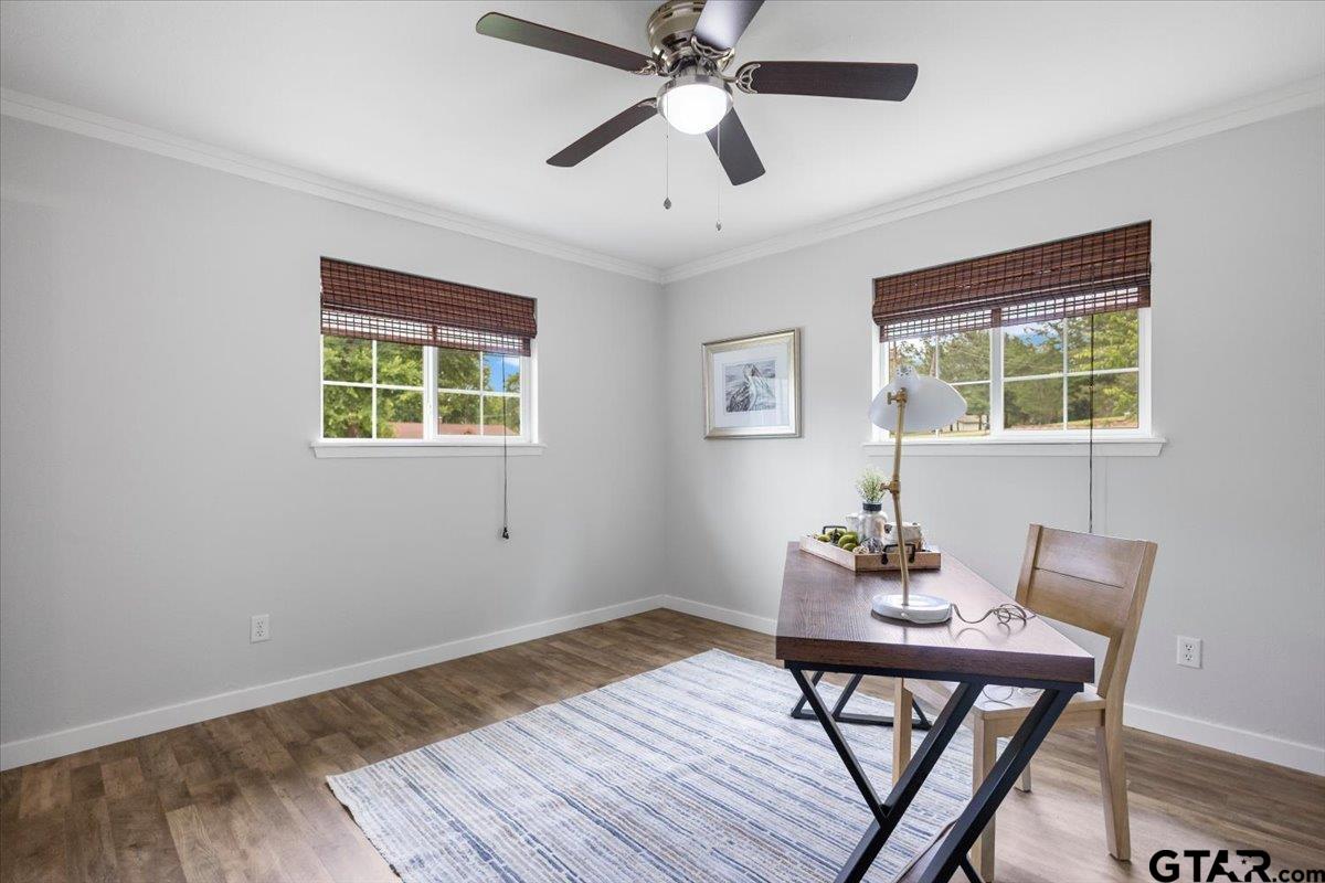 212 Treetop Ln