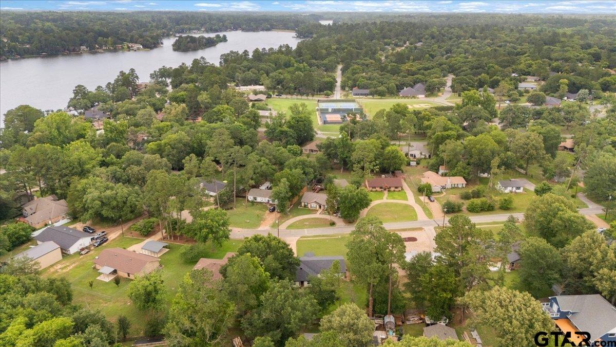 212 Treetop Ln