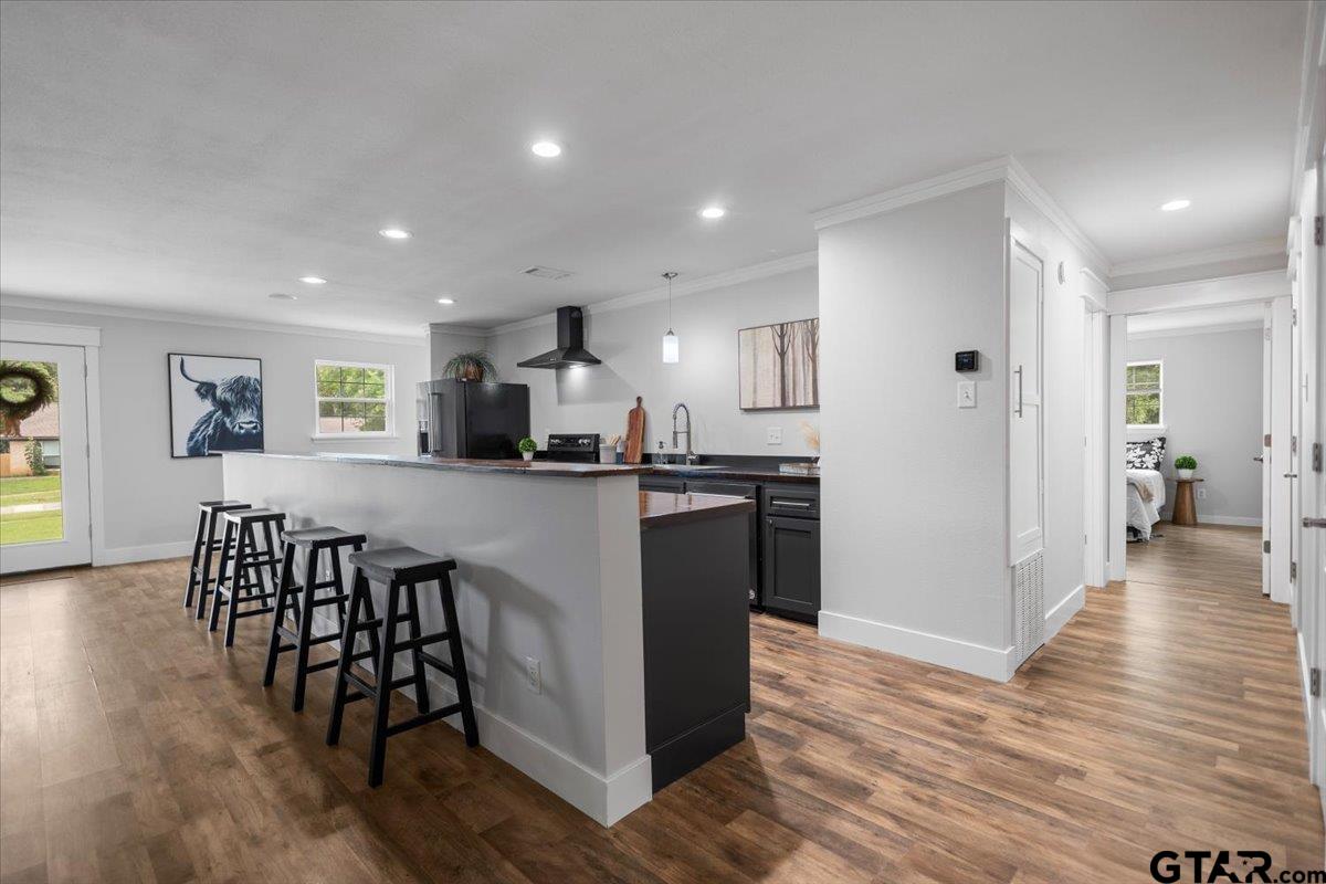 212 Treetop Ln