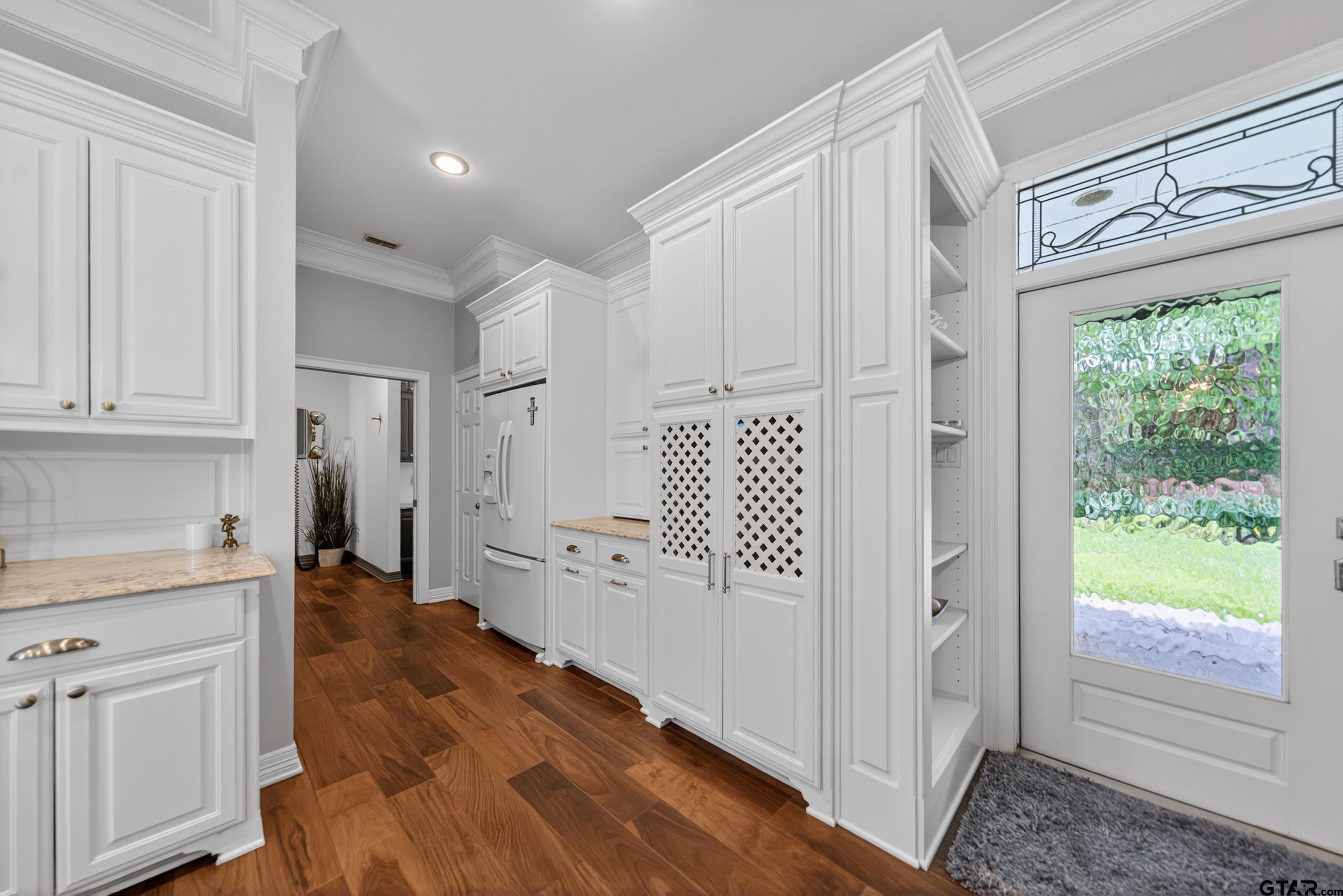 400 Easy St