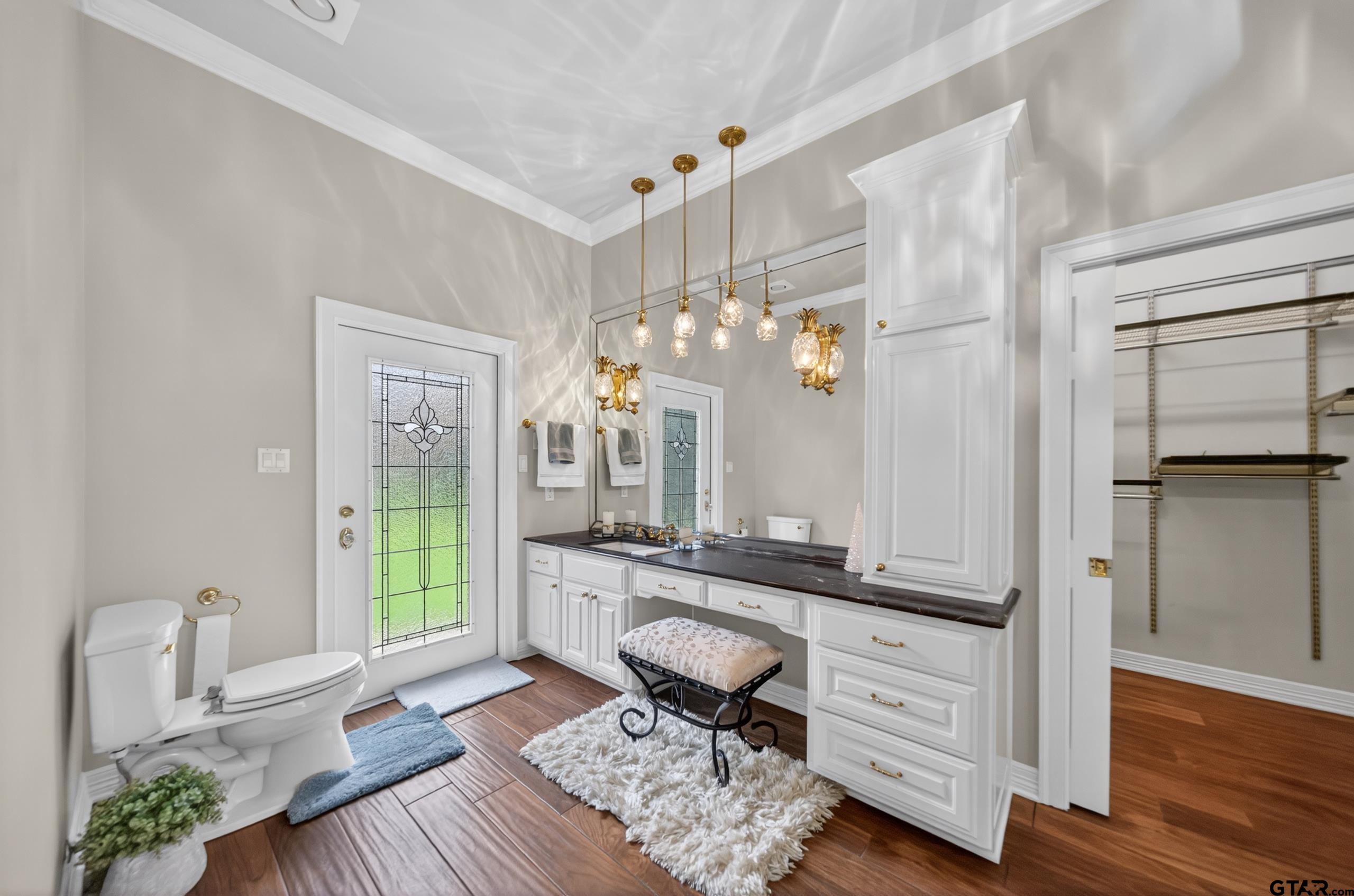 400 Easy St