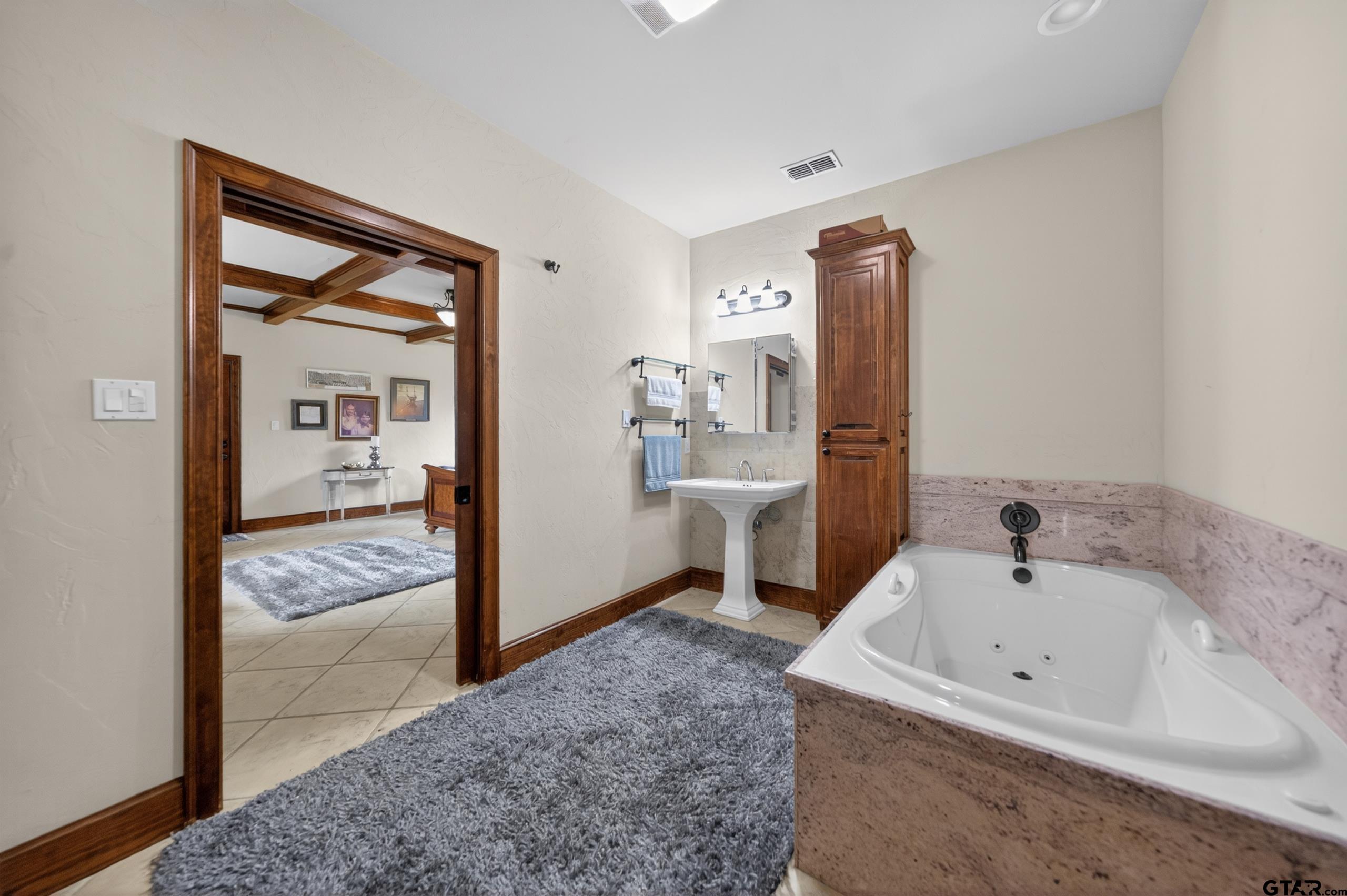 400 Easy St