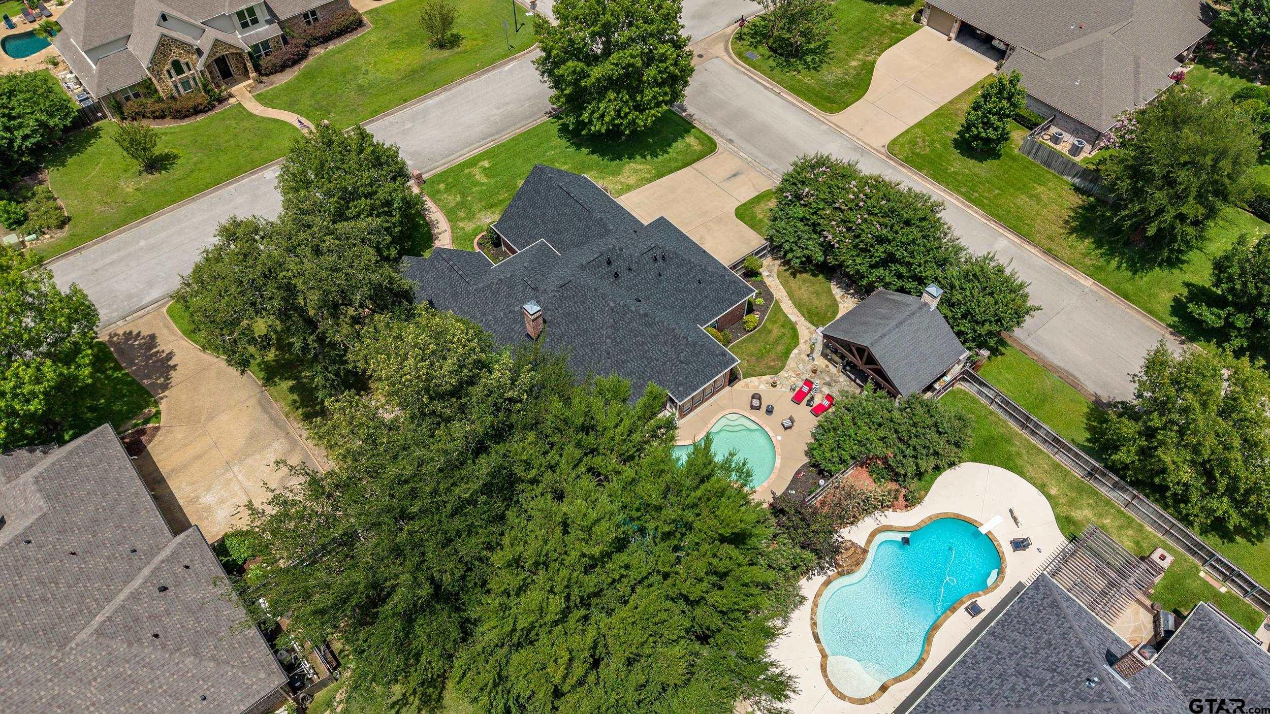 2102 Holly Creek Dr