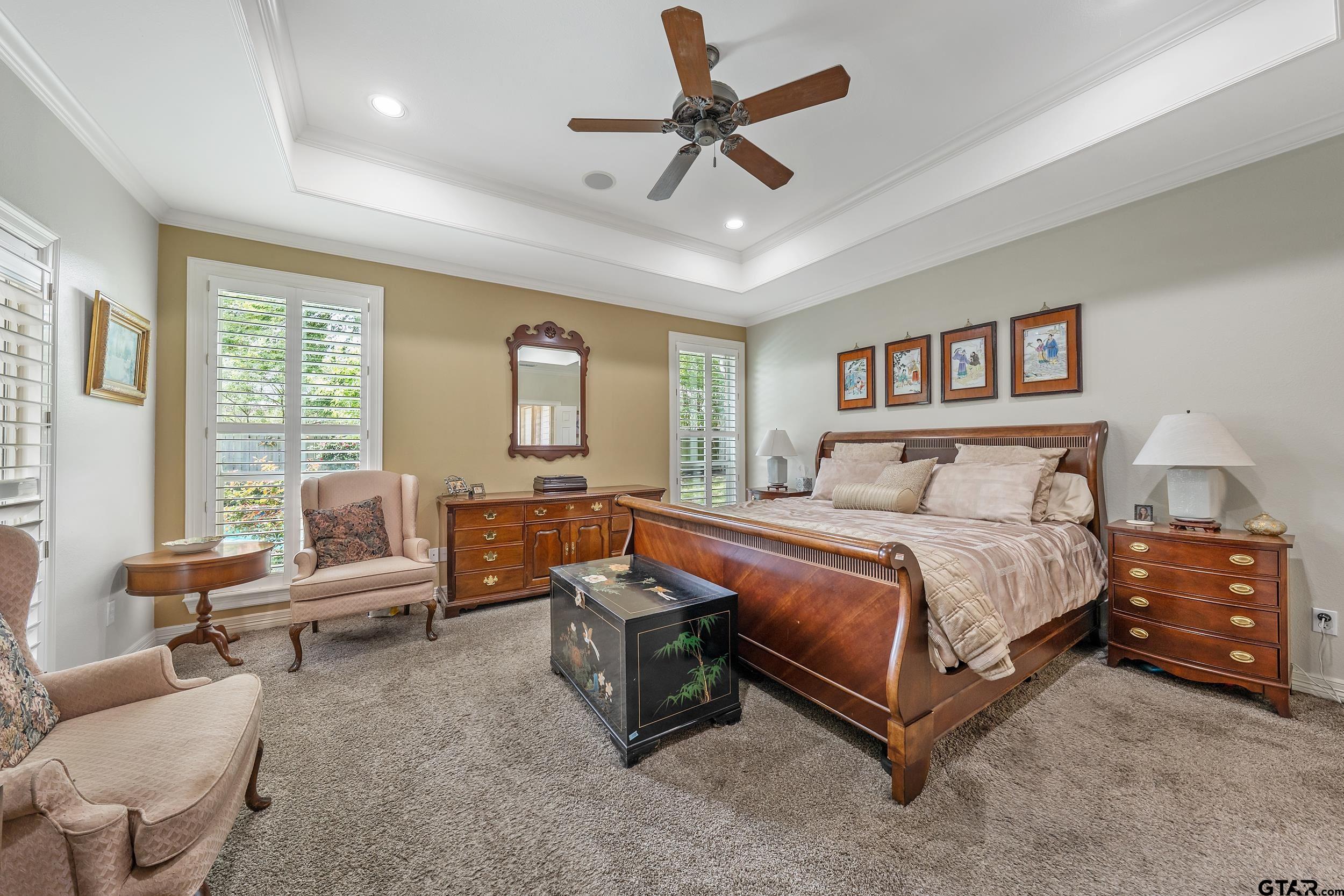 2102 Holly Creek Dr