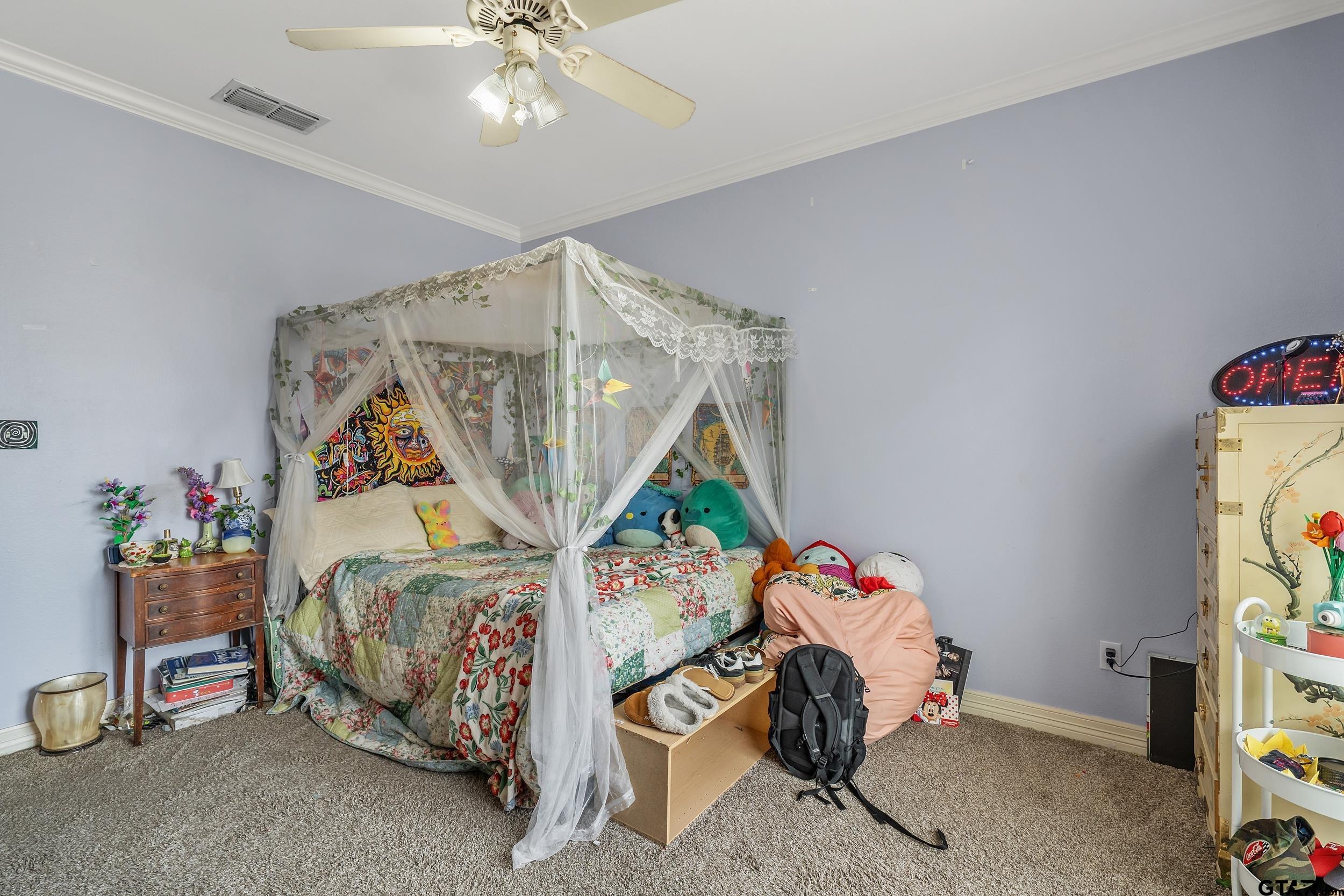 2102 Holly Creek Dr