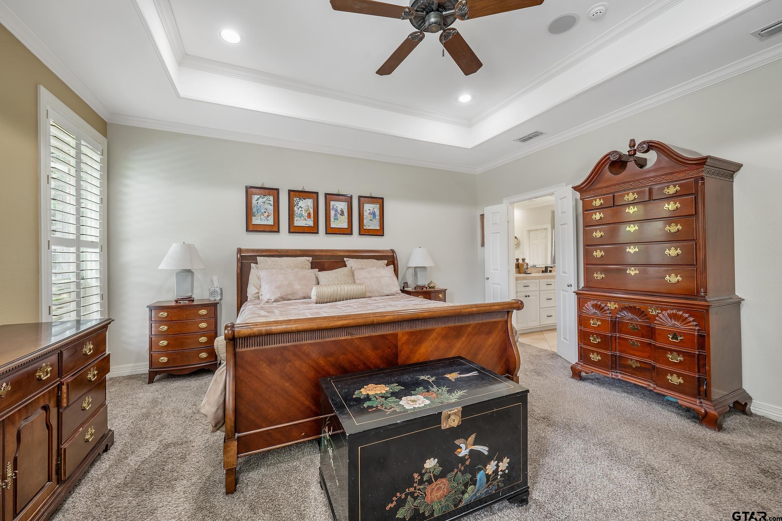 2102 Holly Creek Dr