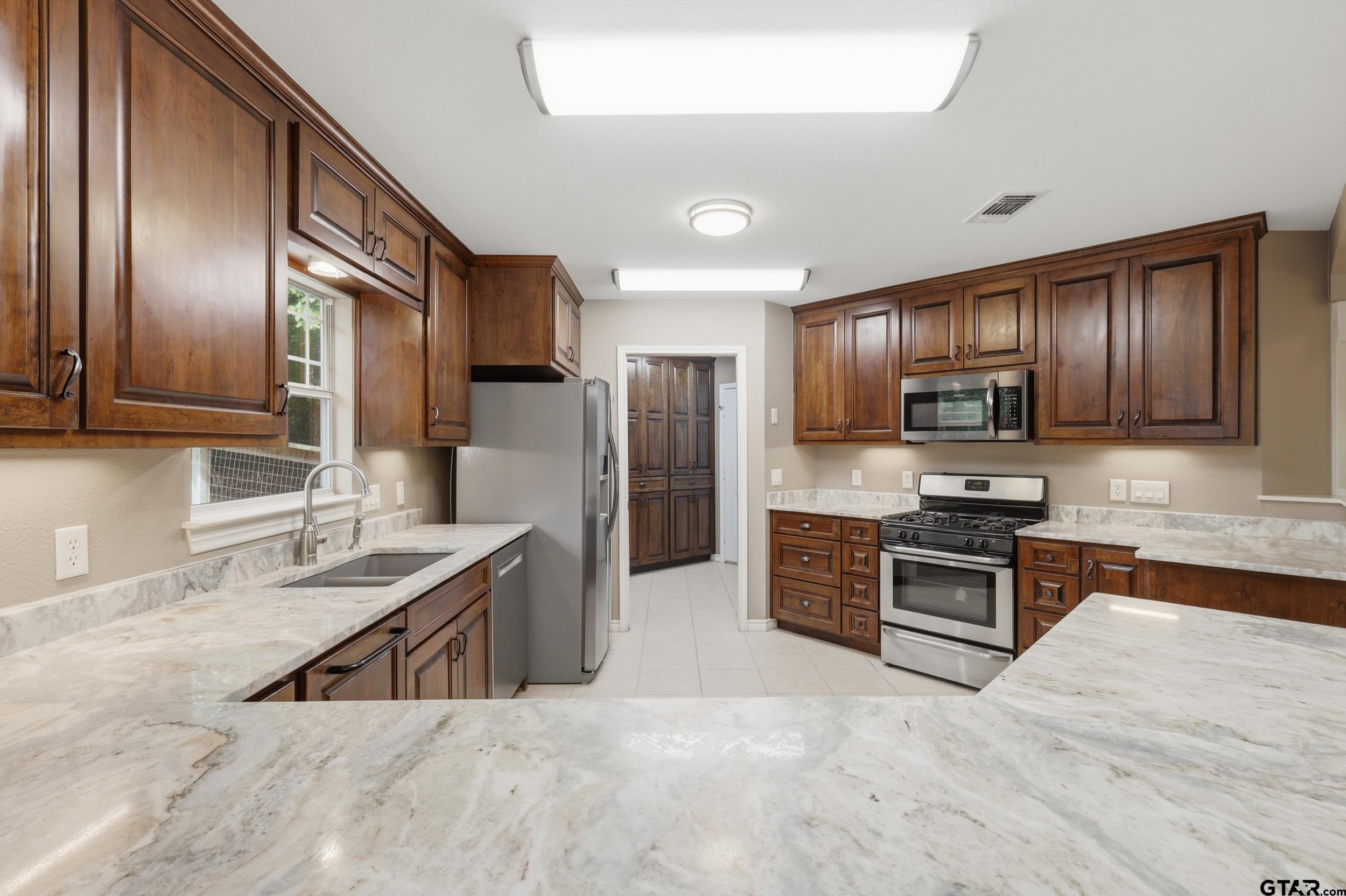 565 W Eldorado Dr.