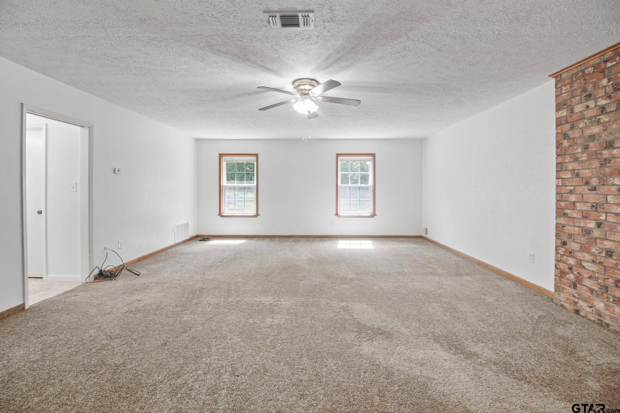 15911 US Hwy 79 E