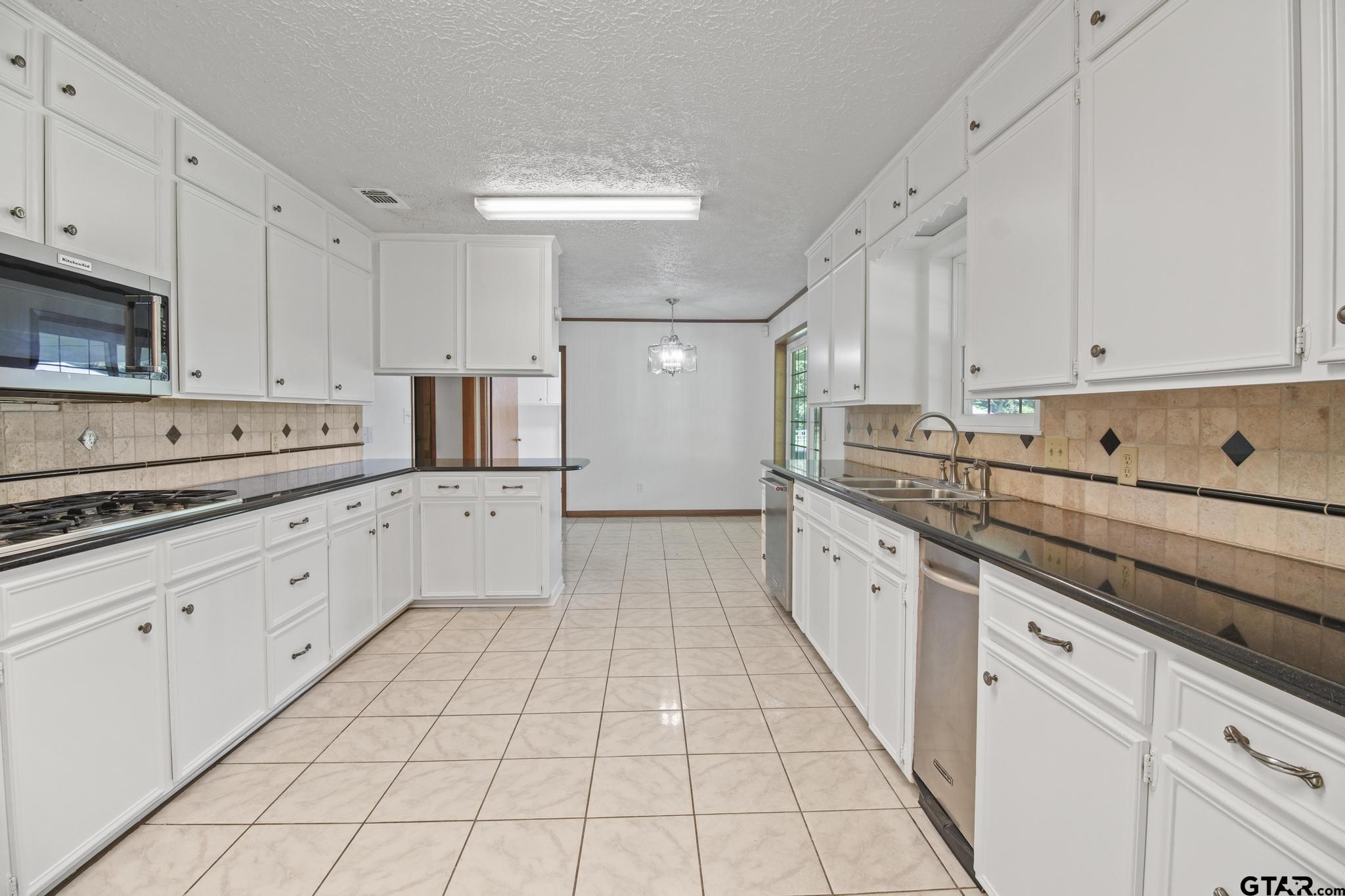 15911 US Hwy 79 E