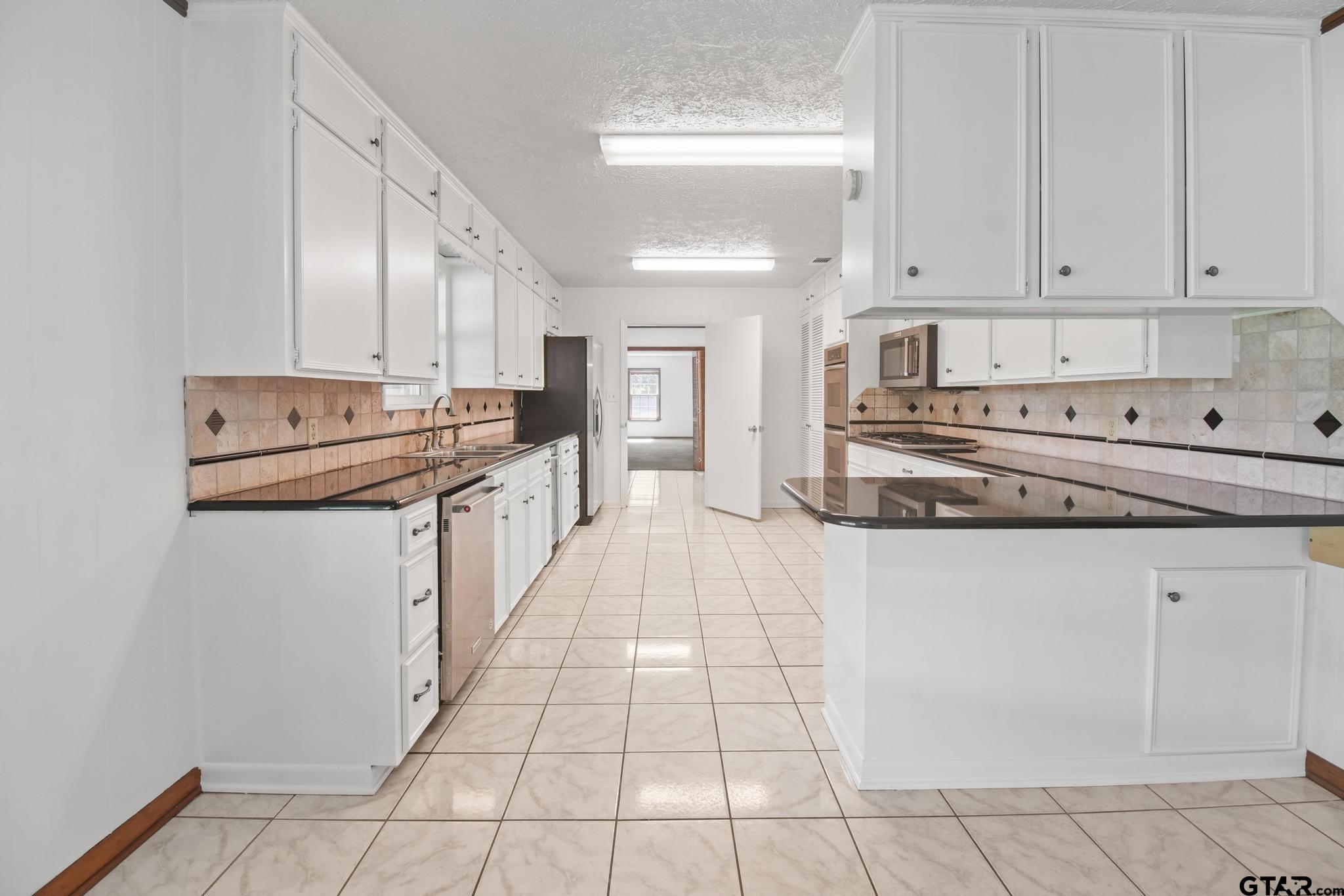 15911 US Hwy 79 E