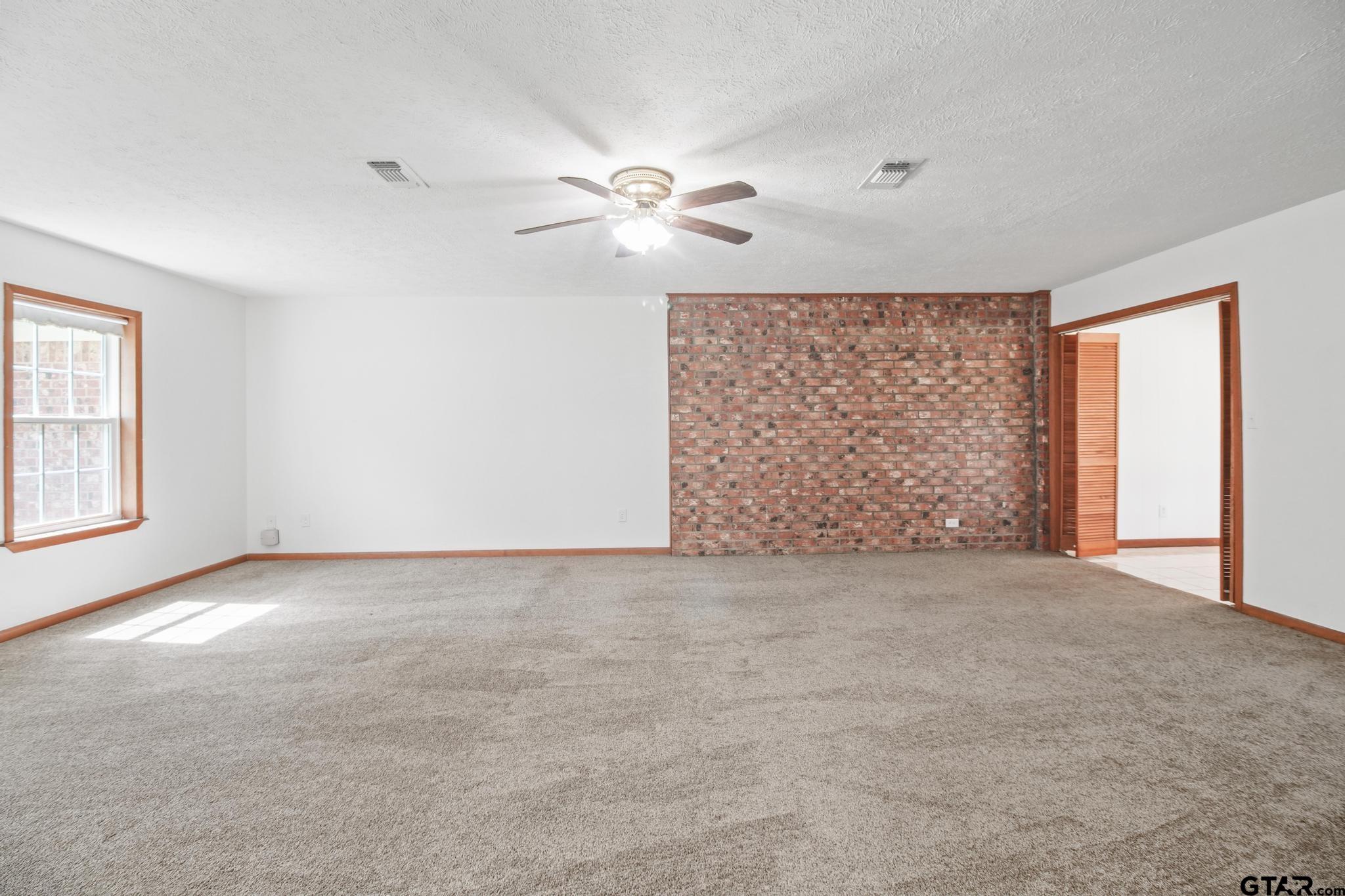 15911 US Hwy 79 E