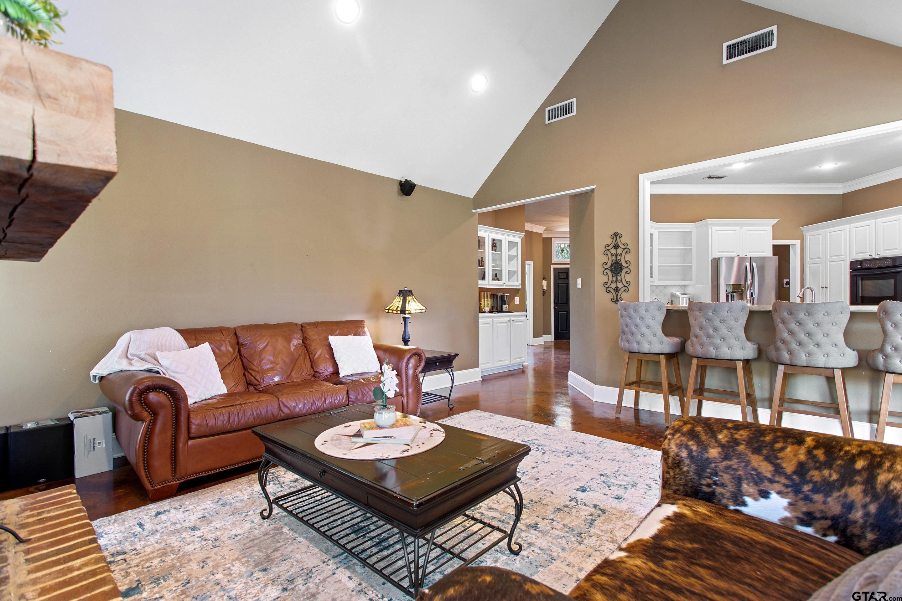 301 Hines Crossing