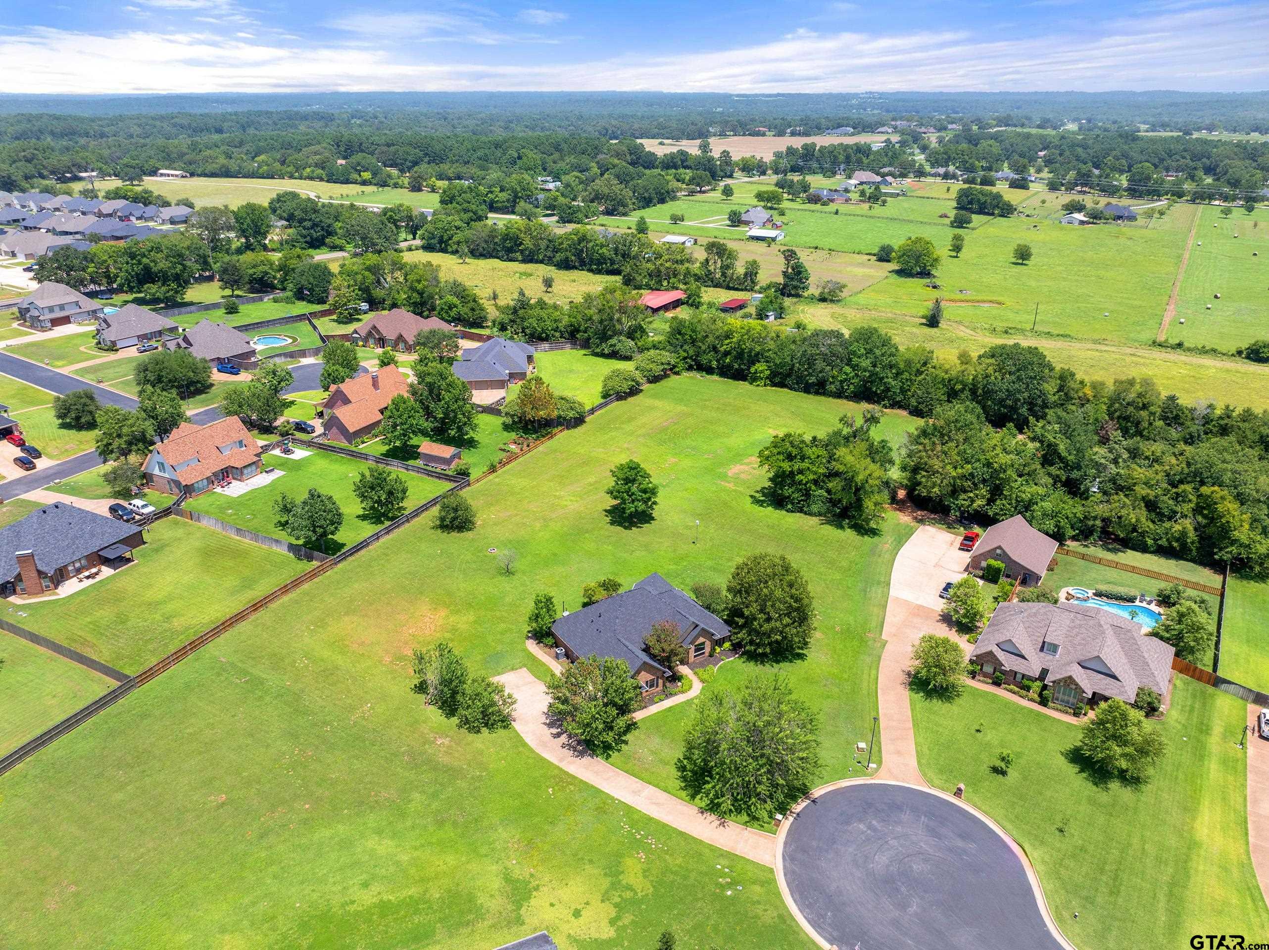 301 Hines Crossing