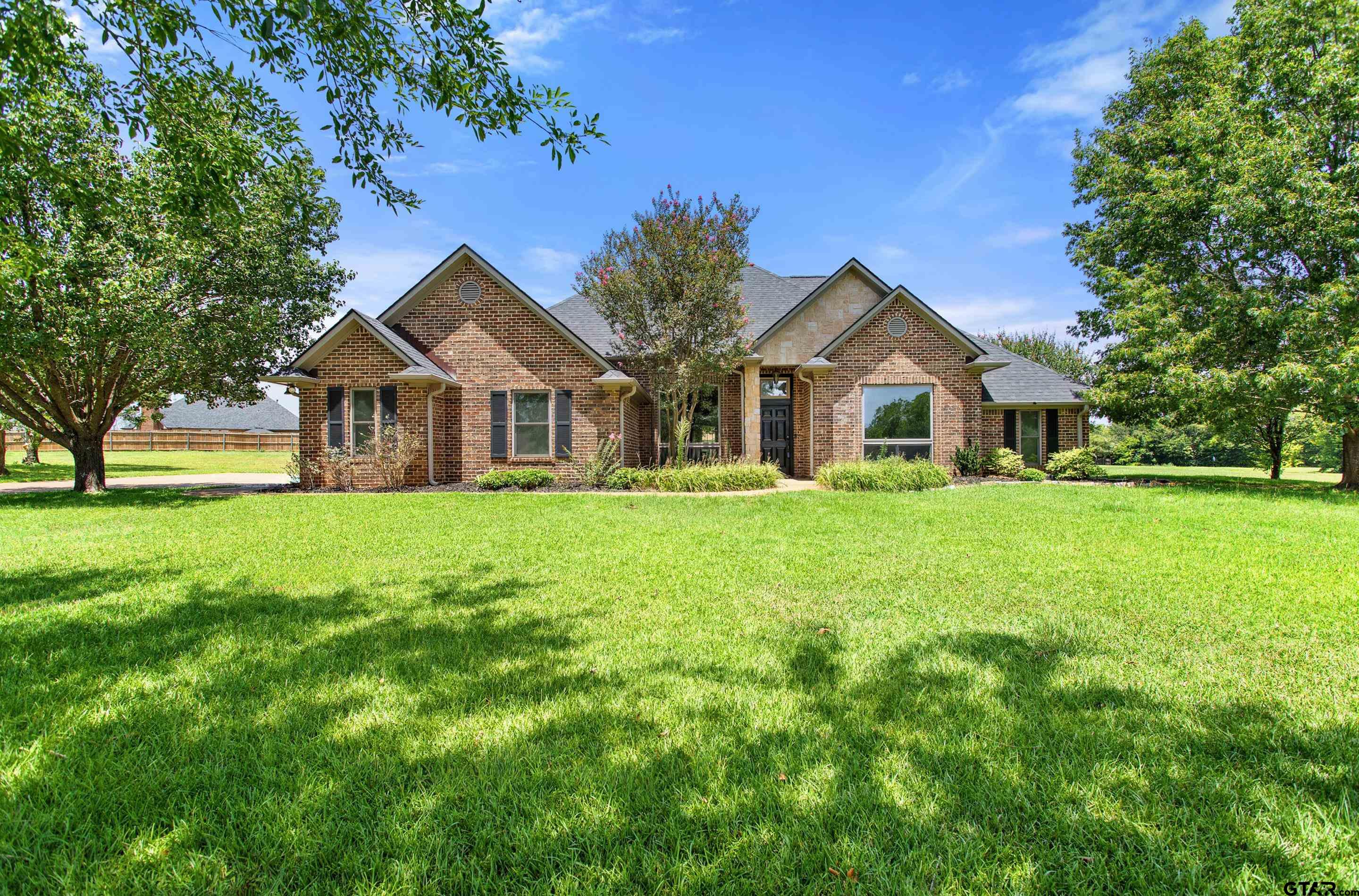 301 Hines Crossing