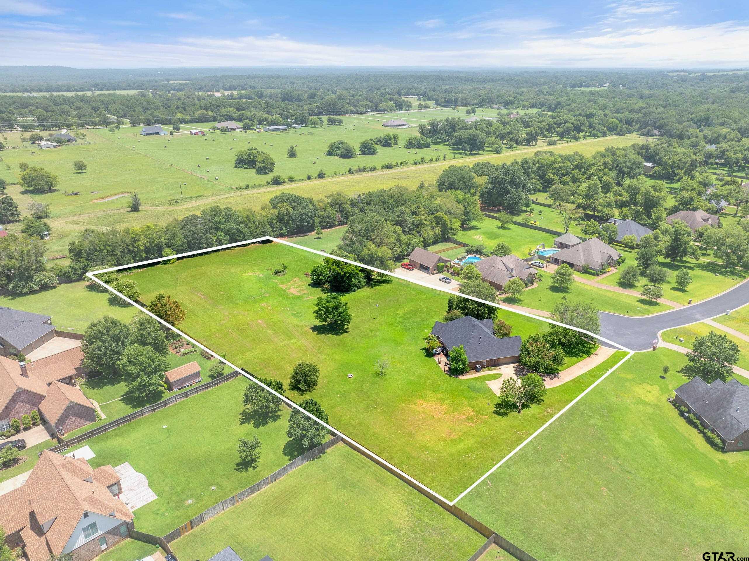 301 Hines Crossing