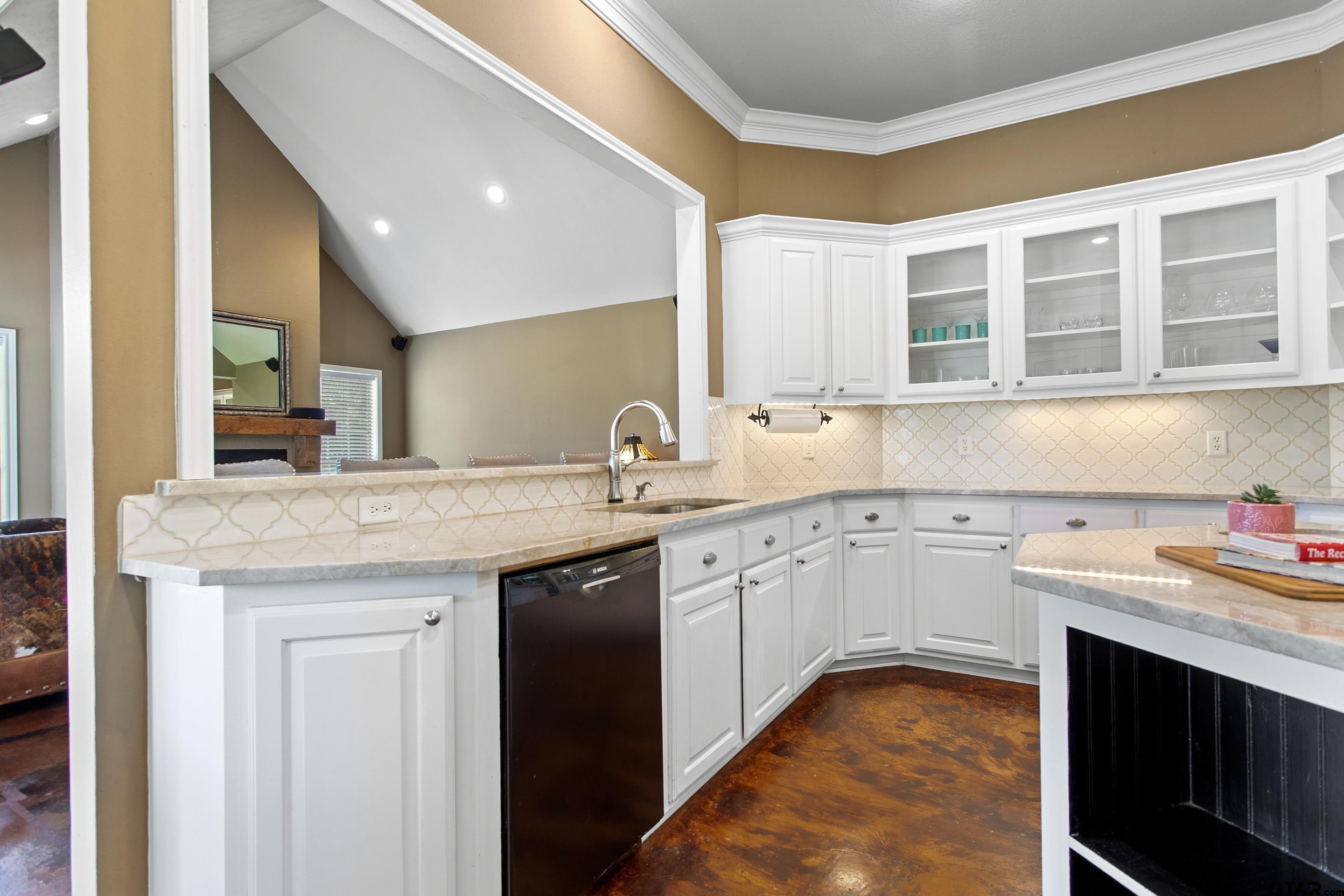 301 Hines Crossing