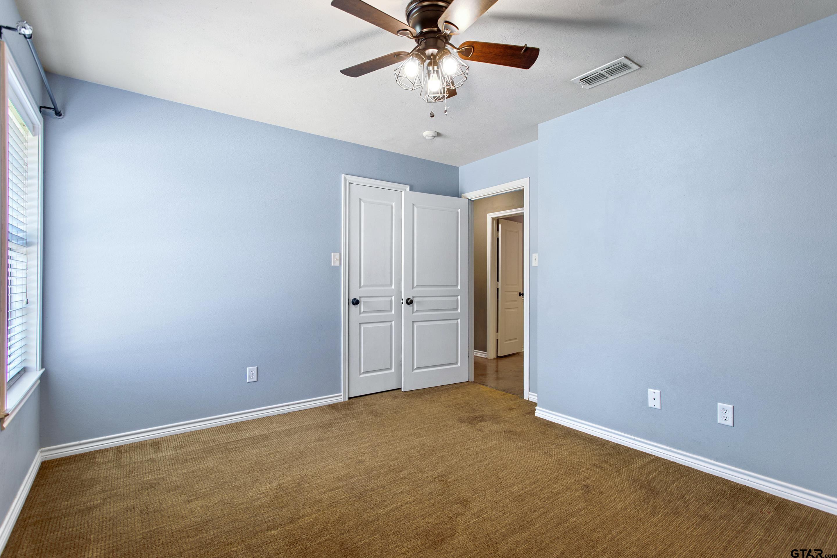 301 Hines Crossing