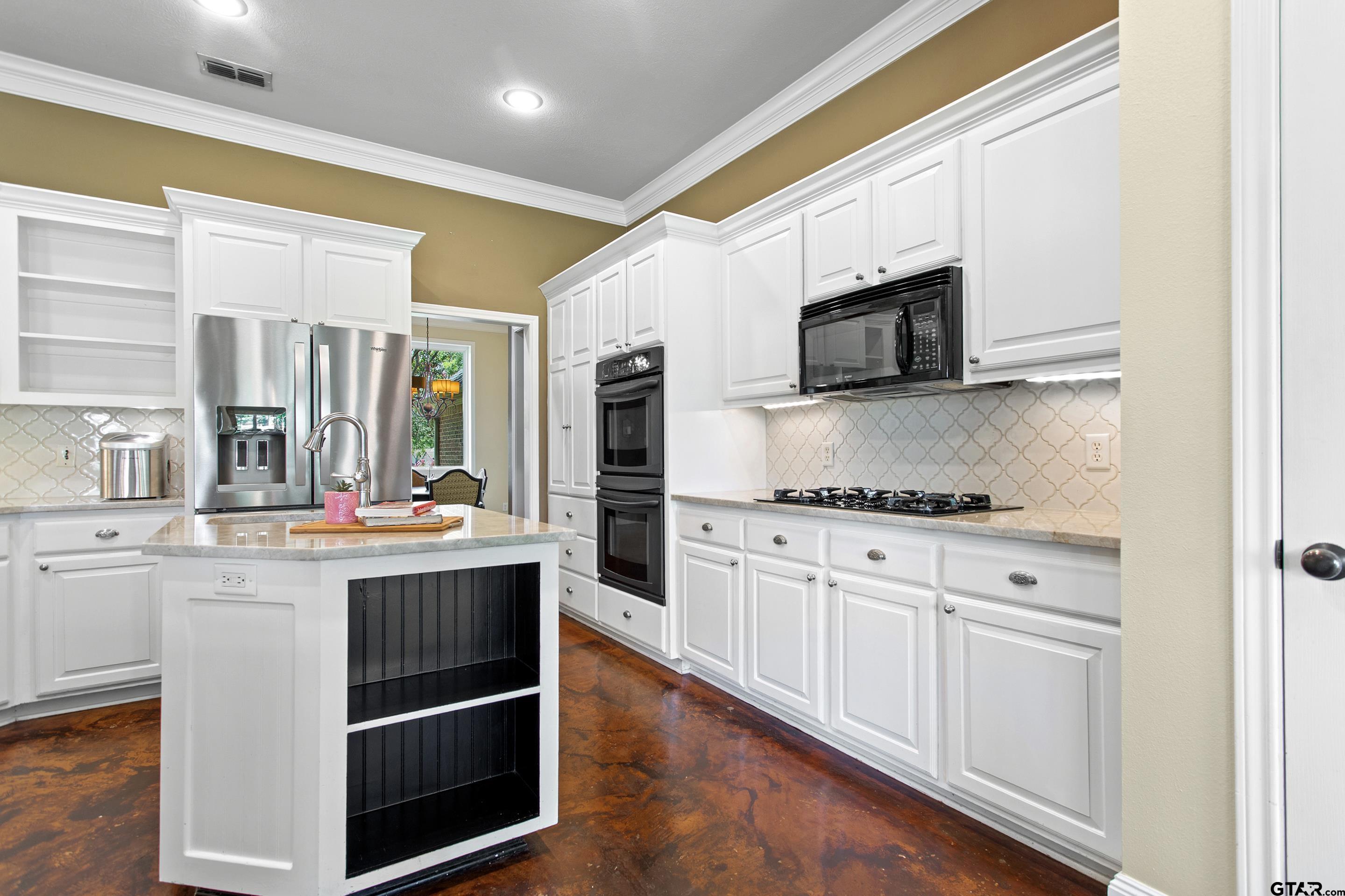 301 Hines Crossing