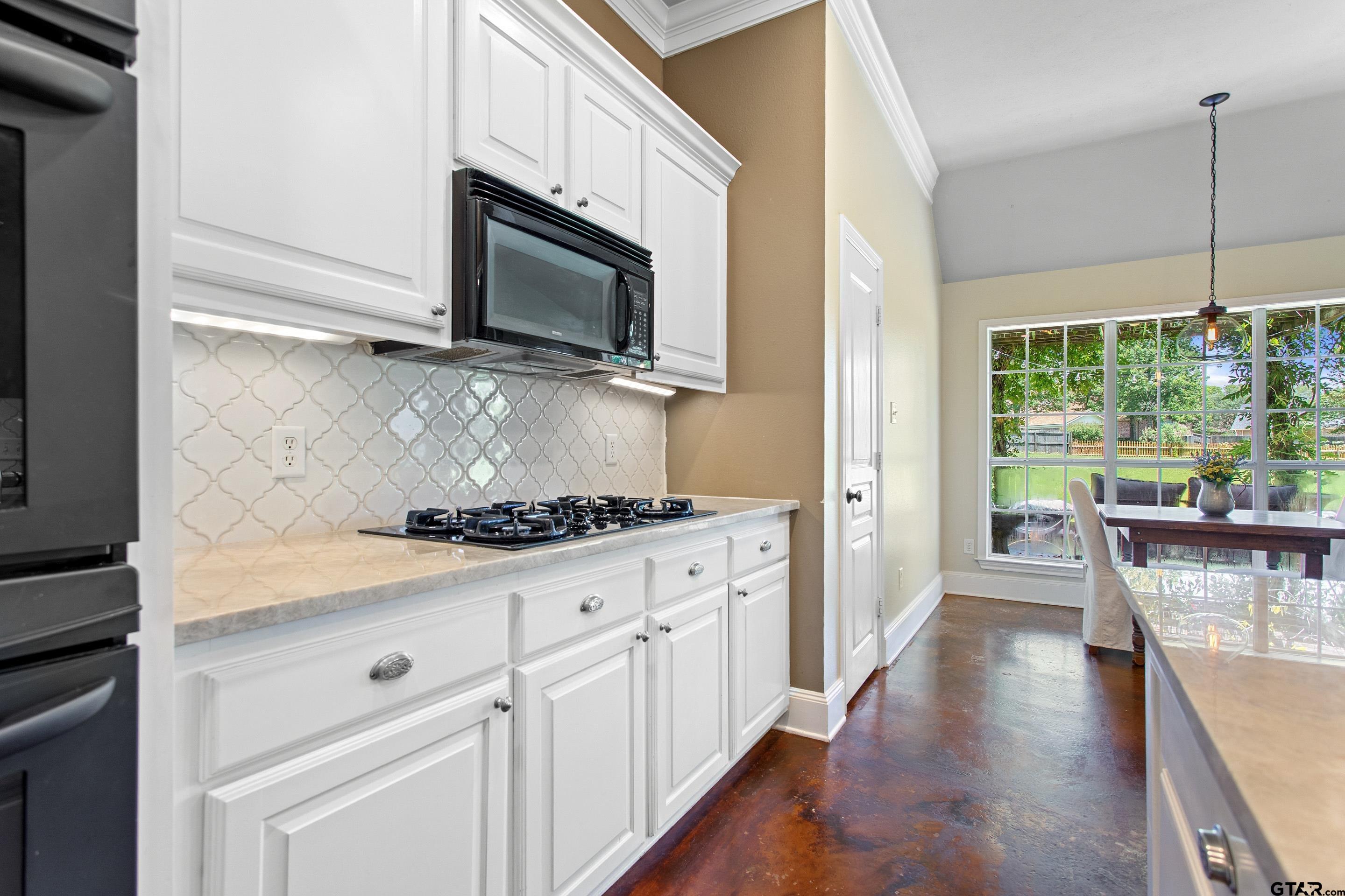 301 Hines Crossing