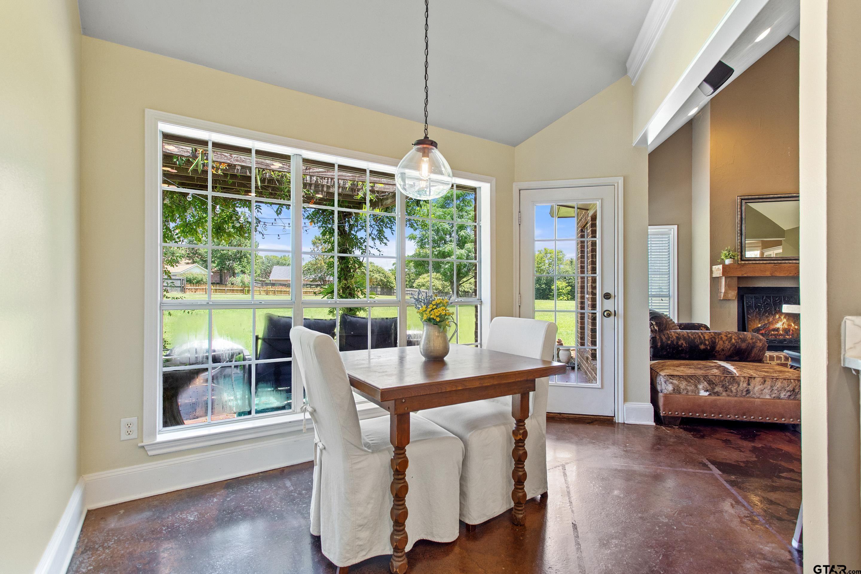 301 Hines Crossing