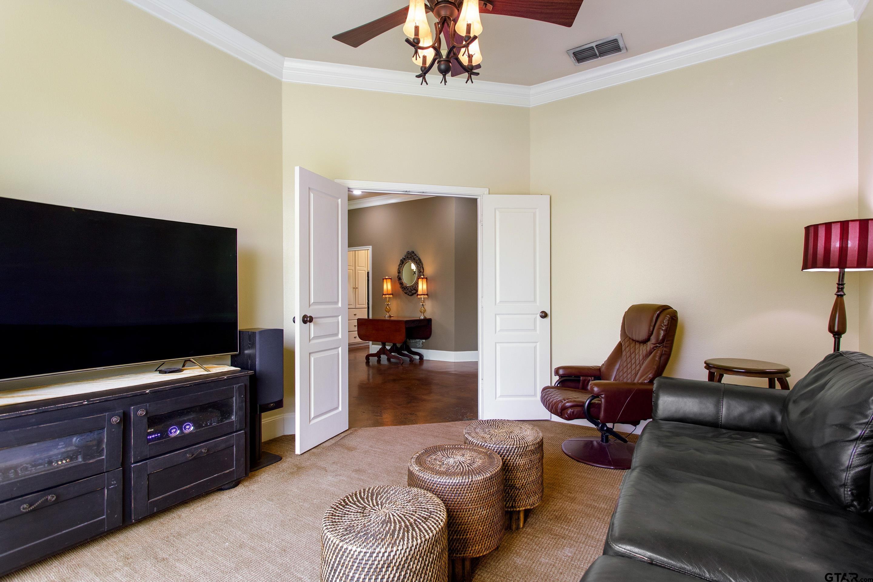 301 Hines Crossing