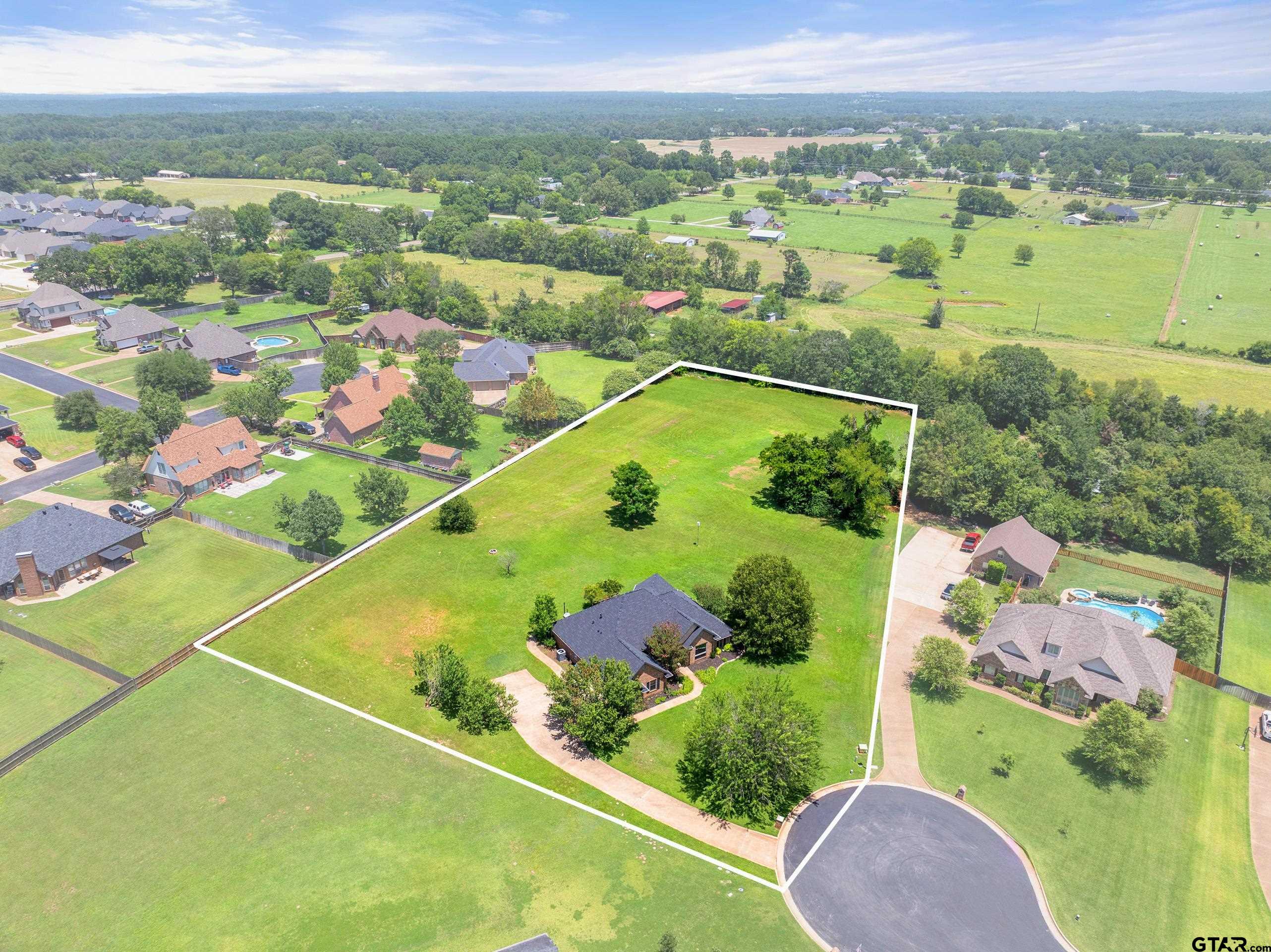 301 Hines Crossing