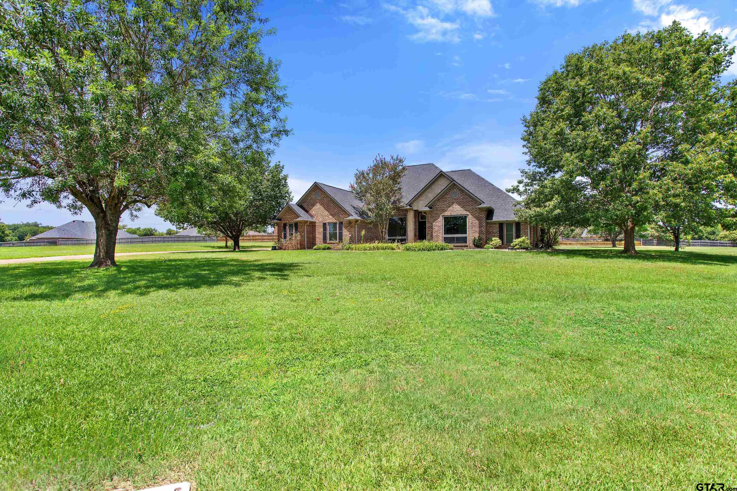 301 Hines Crossing