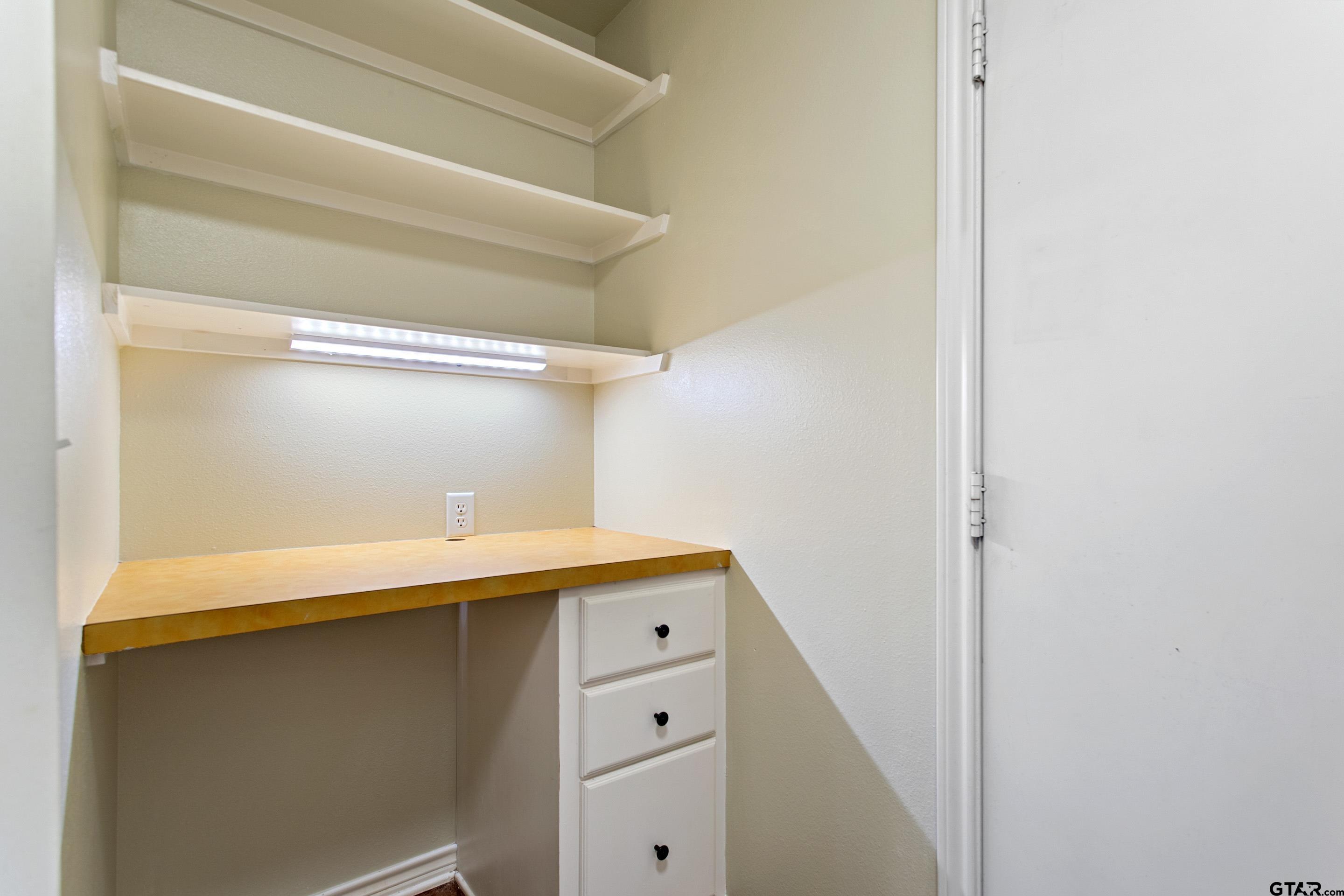 301 Hines Crossing
