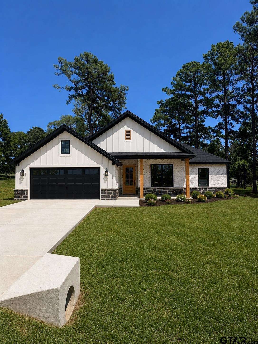 12137 Pinecrest Dr