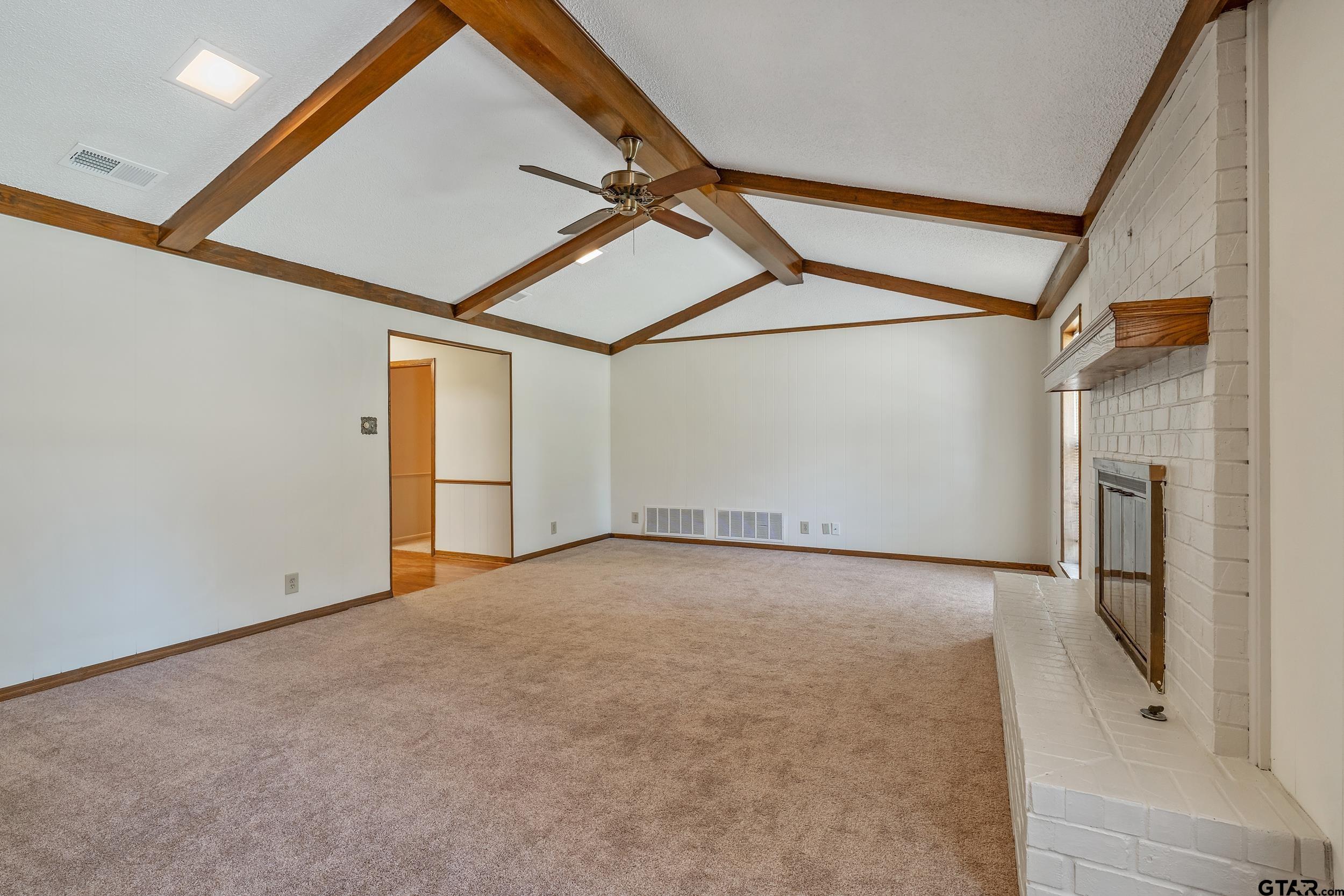 2814 Pineview