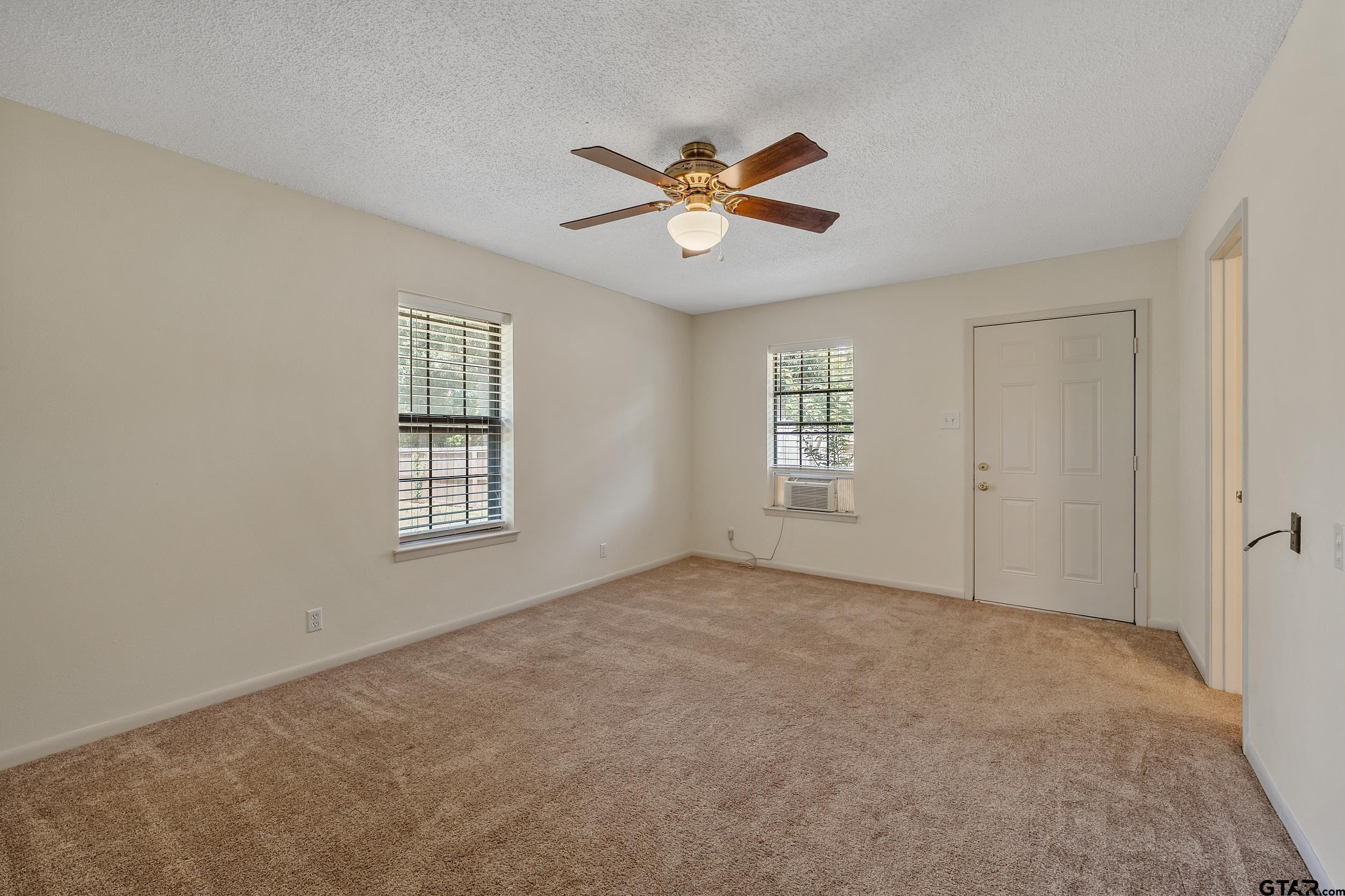 2814 Pineview